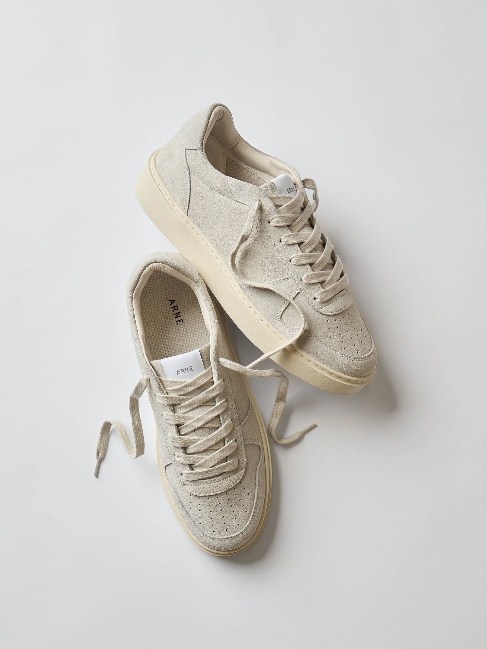 Mens Mid Court Trainer in Stone Suede