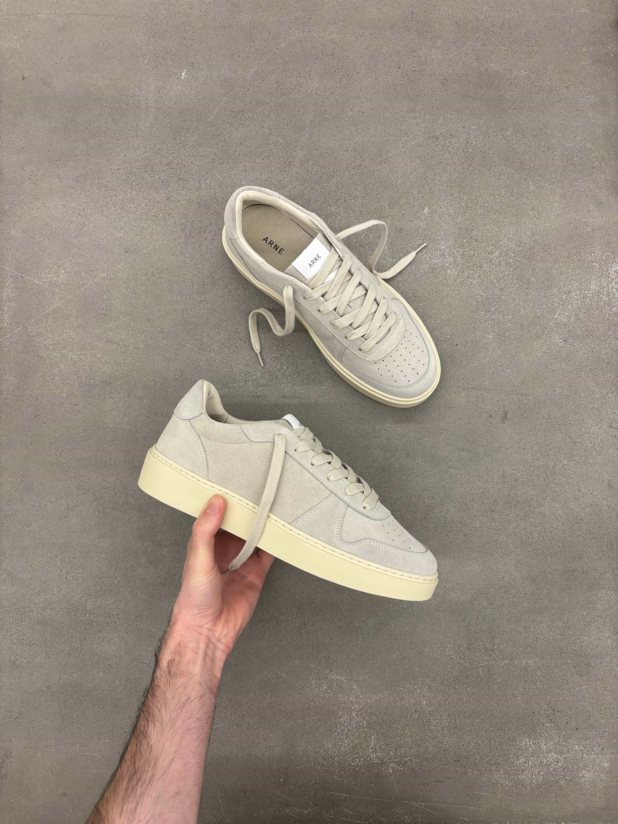 Mid Court Trainer in Stone Suede