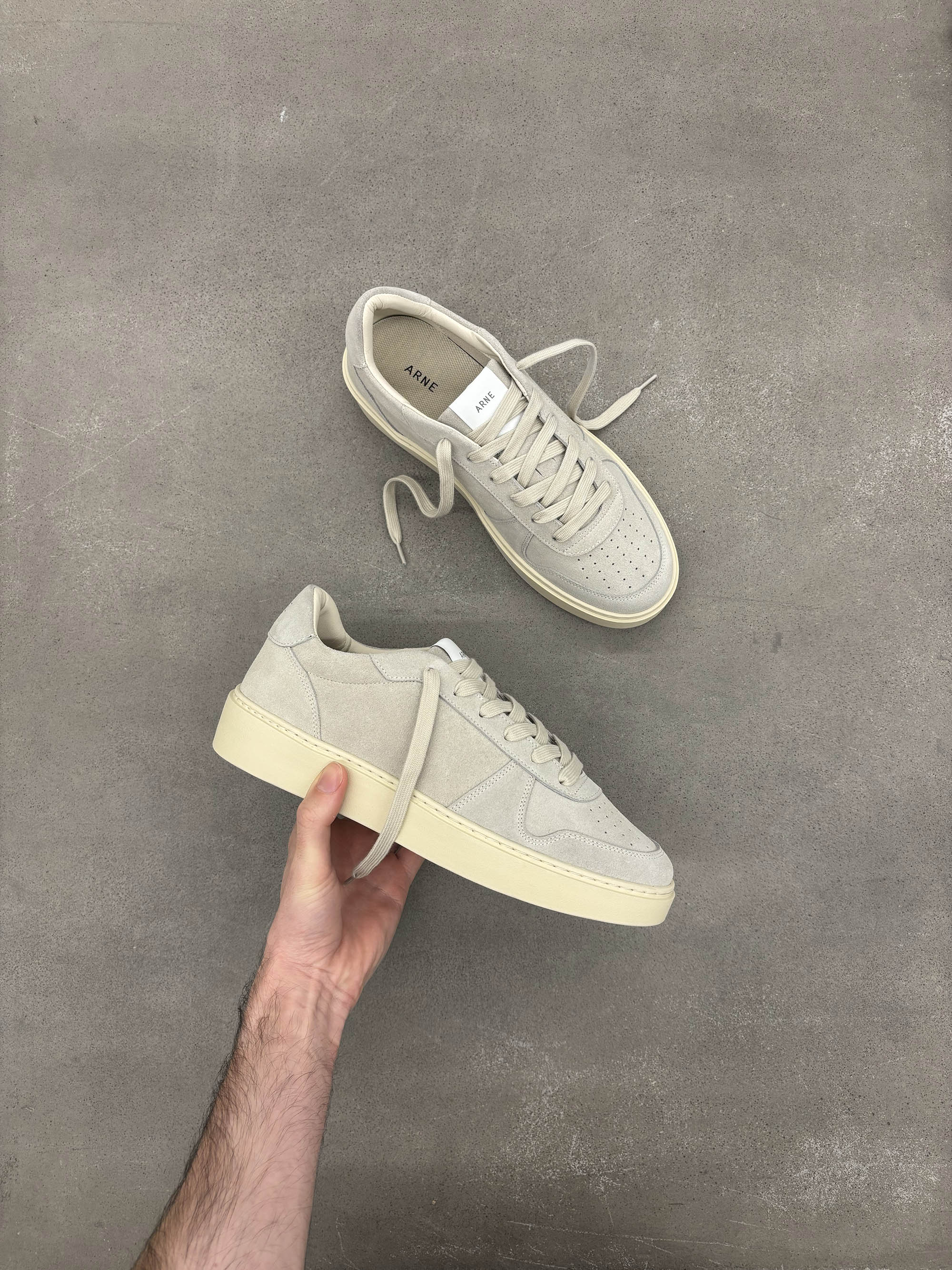 Mens Mid Court Trainer in Stone Suede
