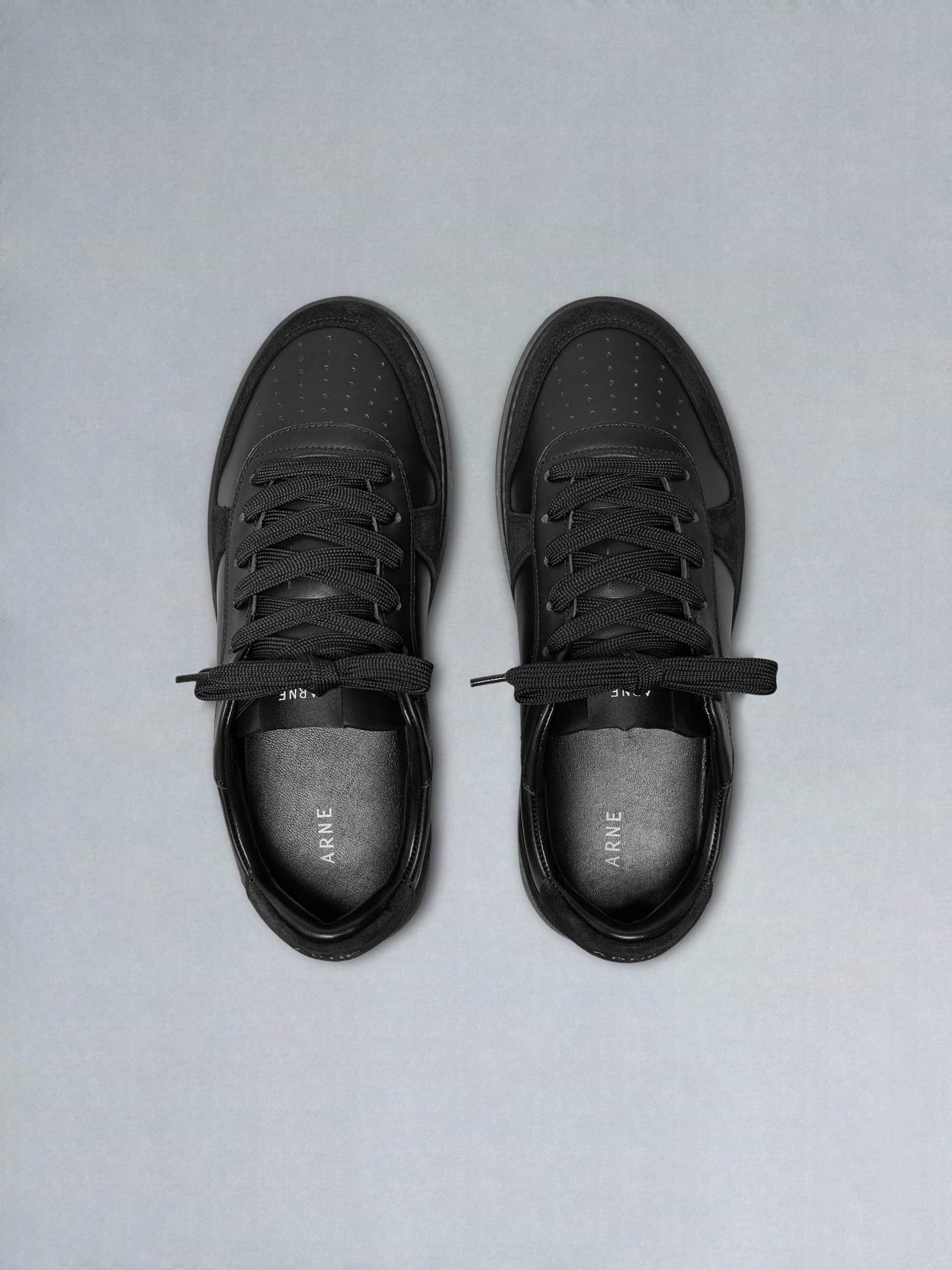 Mid Court Trainer in Triple Black