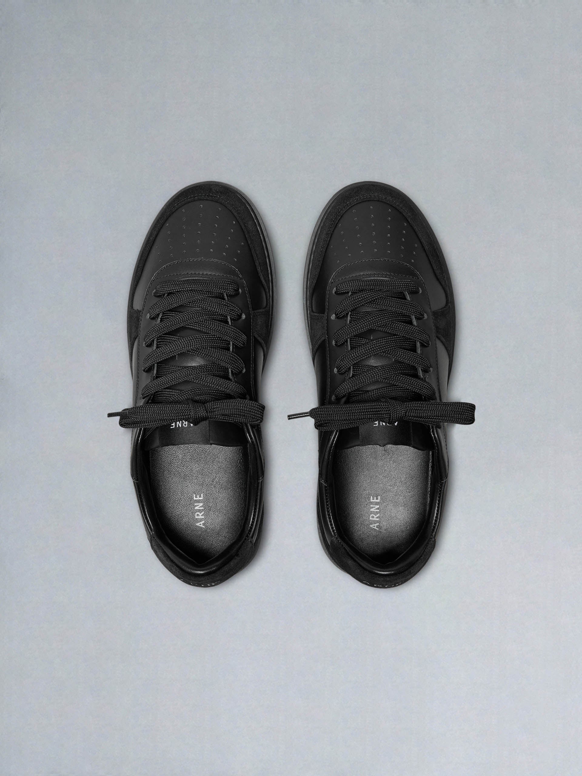Mens Mid Court Trainer in Triple Black