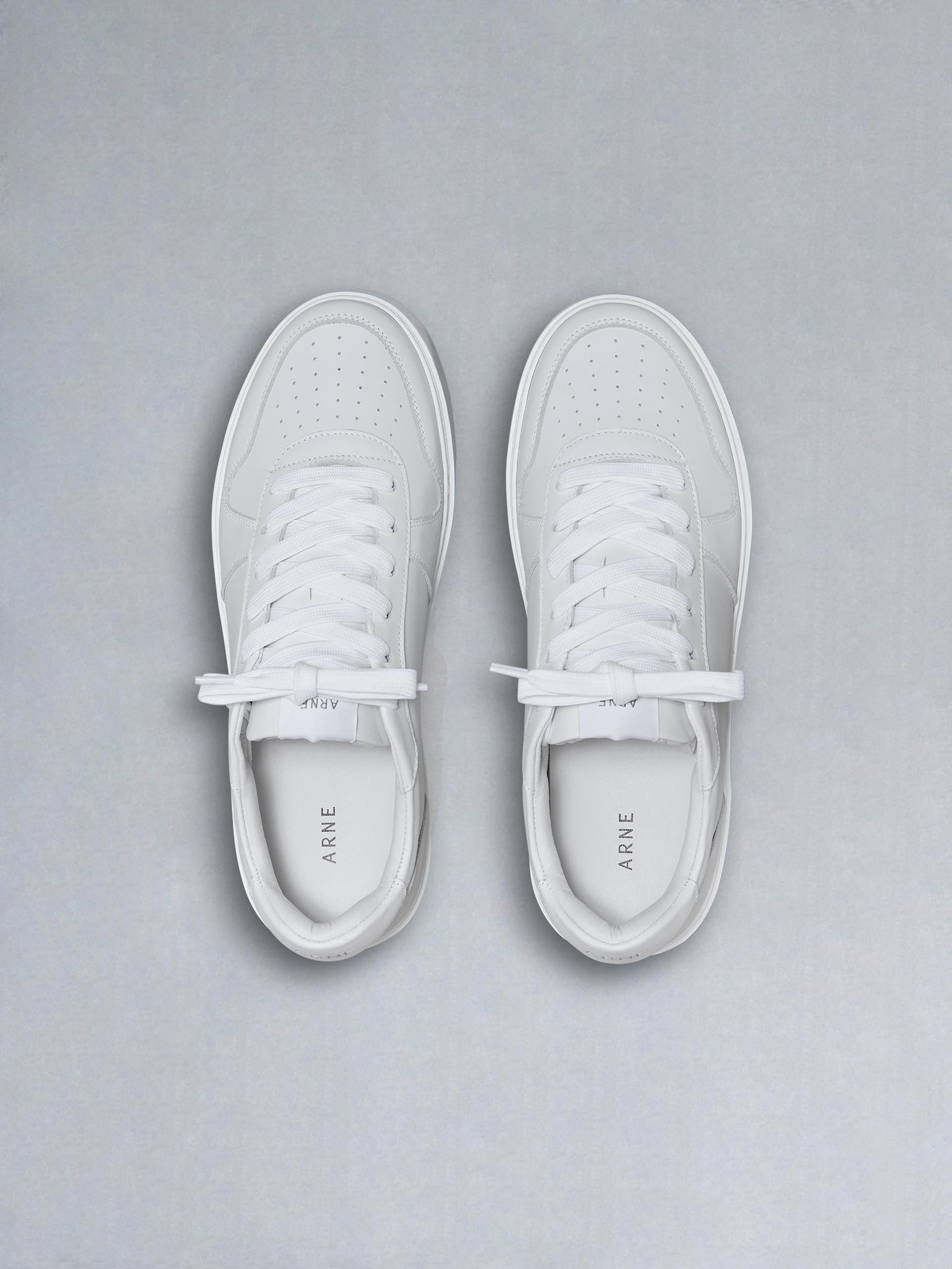 Mens Mid Court Trainer in White