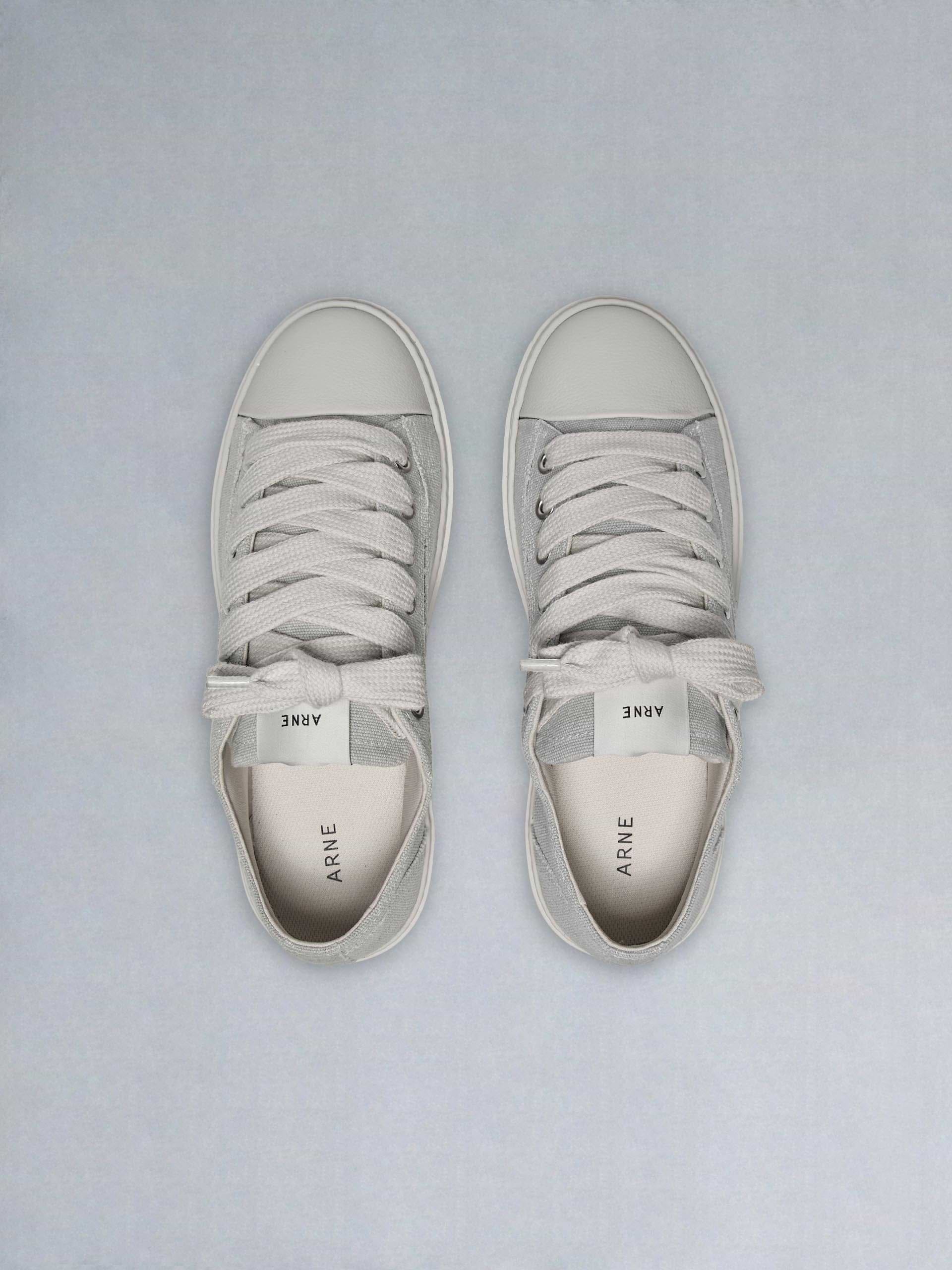 Mid Essential Homerun in Grey Off White