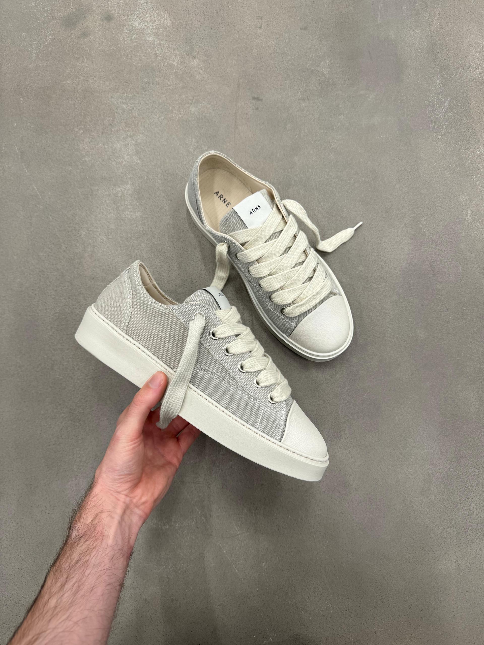 Mid Essential Homerun in Grey Off White