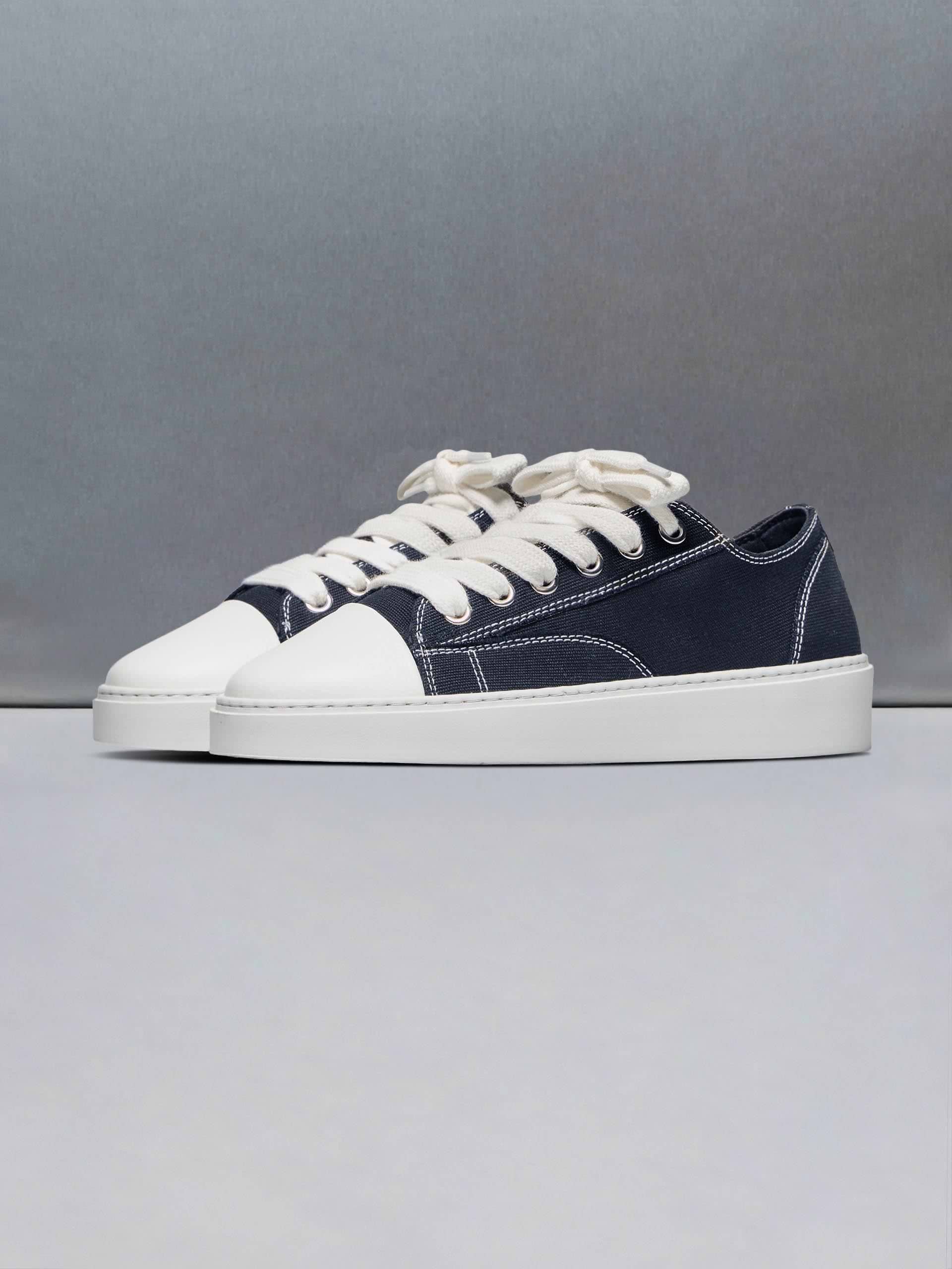 Mid Essential Homerun in Navy White