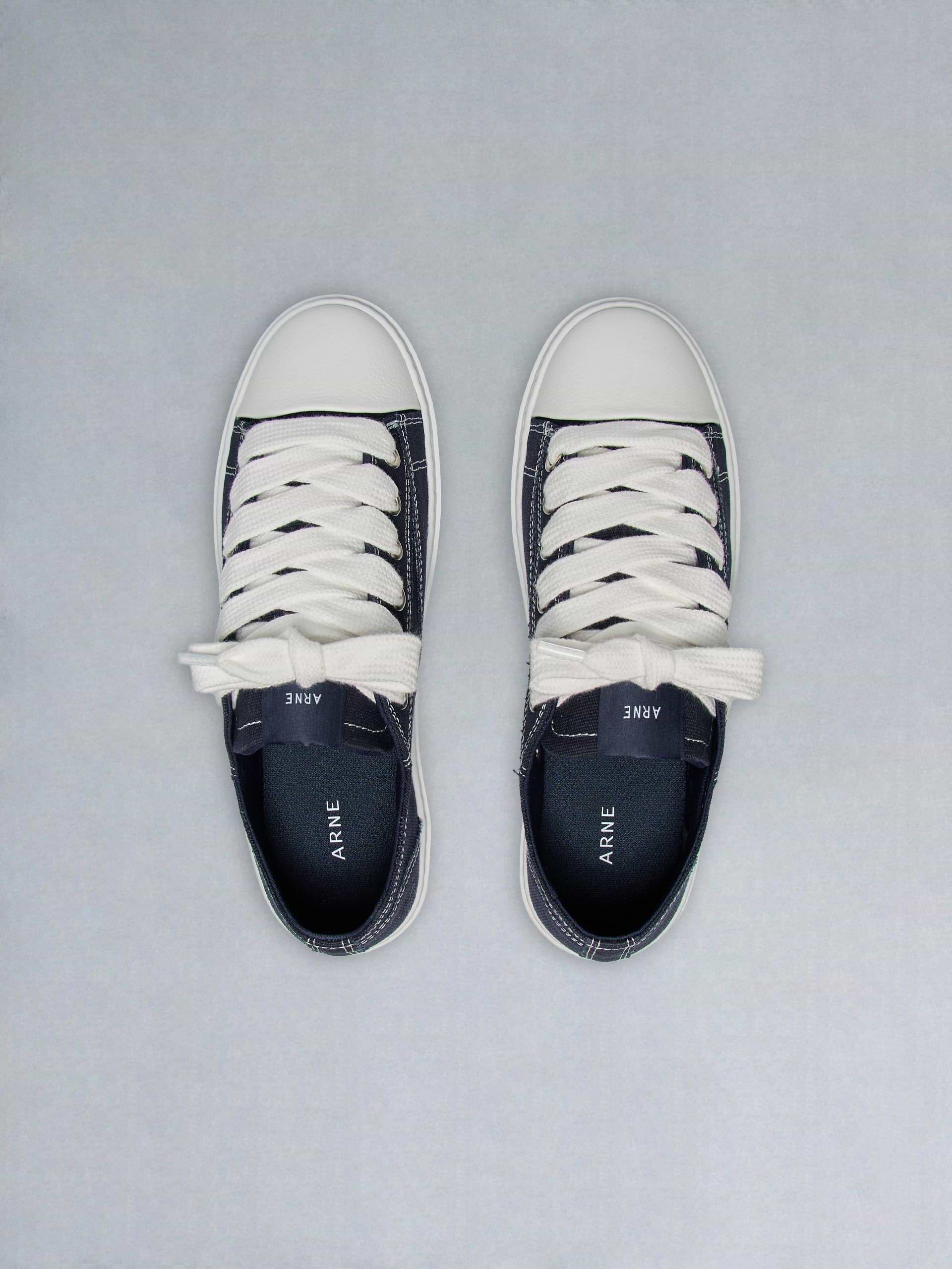 Mid Essential Homerun in Navy White