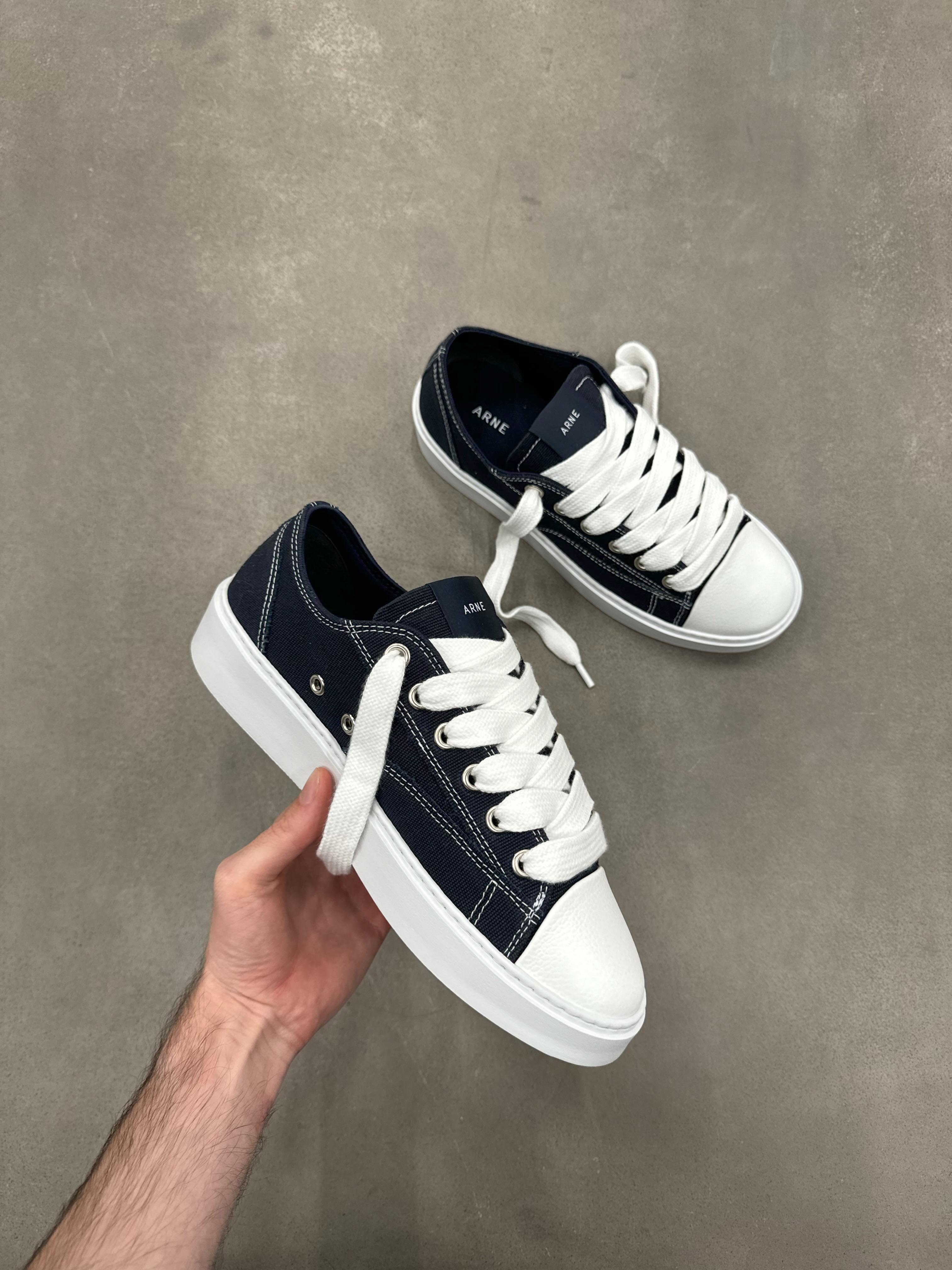 Mens Mid Essential Homerun in Navy White