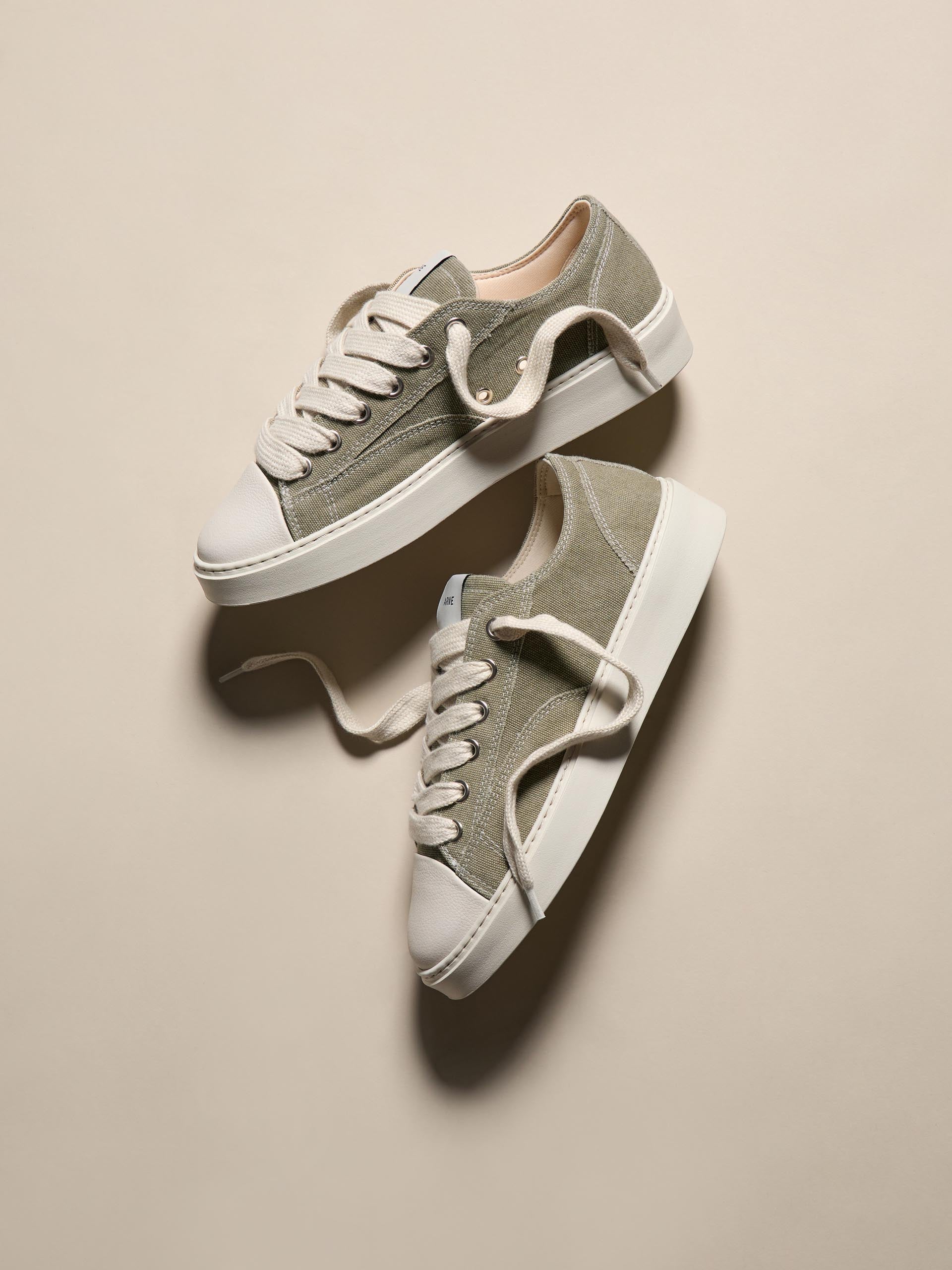 Mid Essential Homerun in Olive Off White
