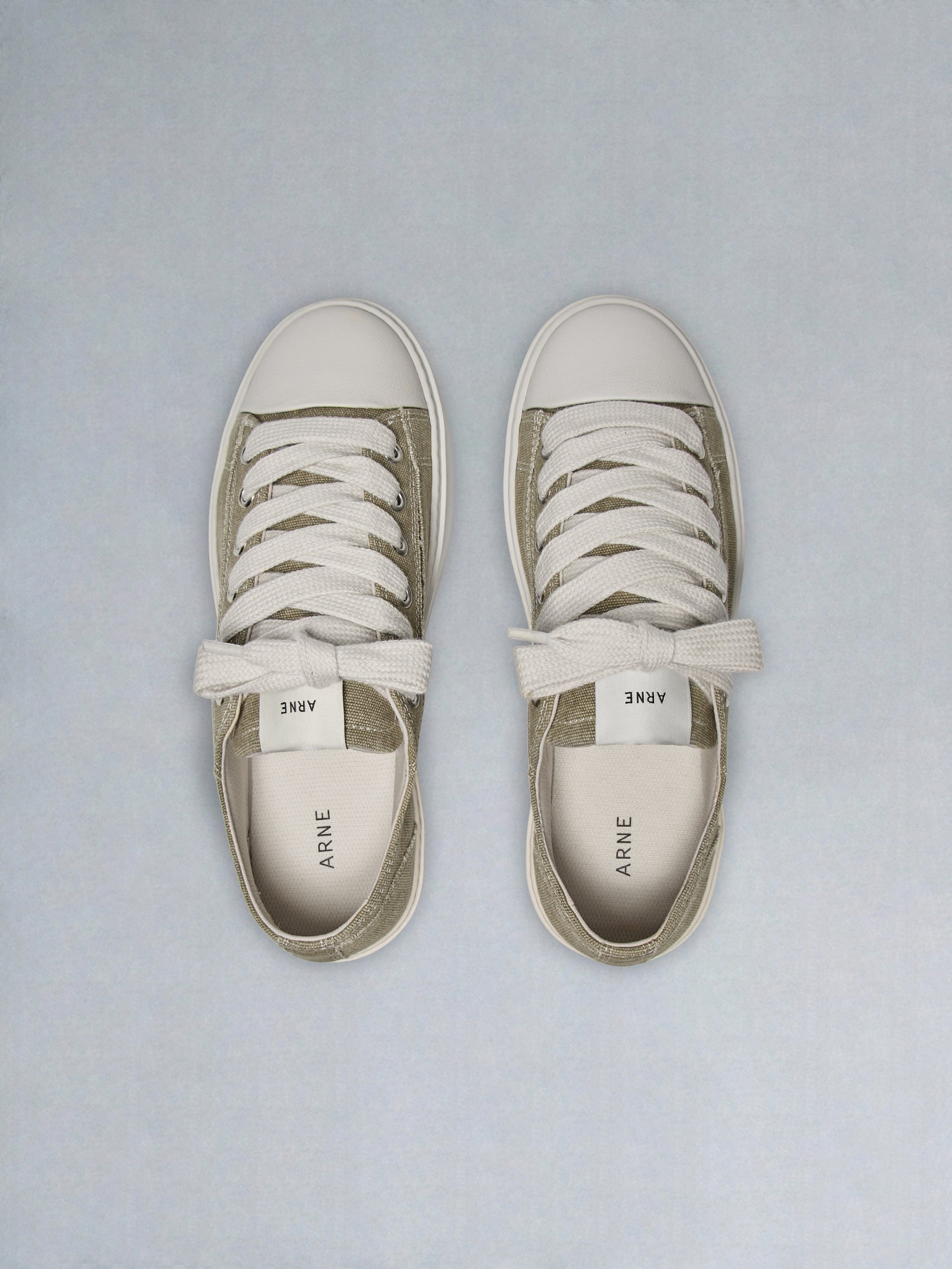 Mens Mid Essential Homerun in Olive Off White
