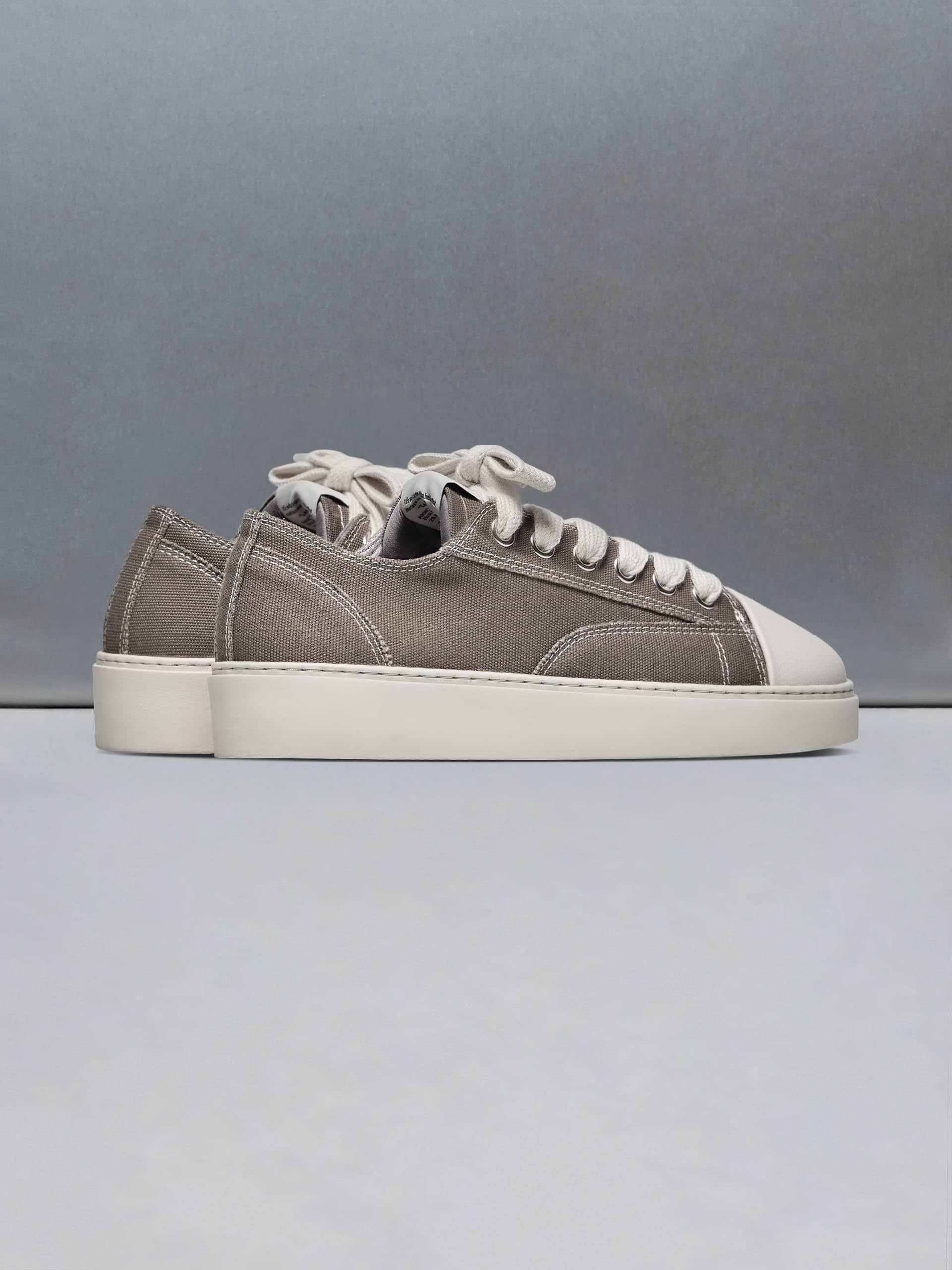 Mid Essential Homerun in Taupe