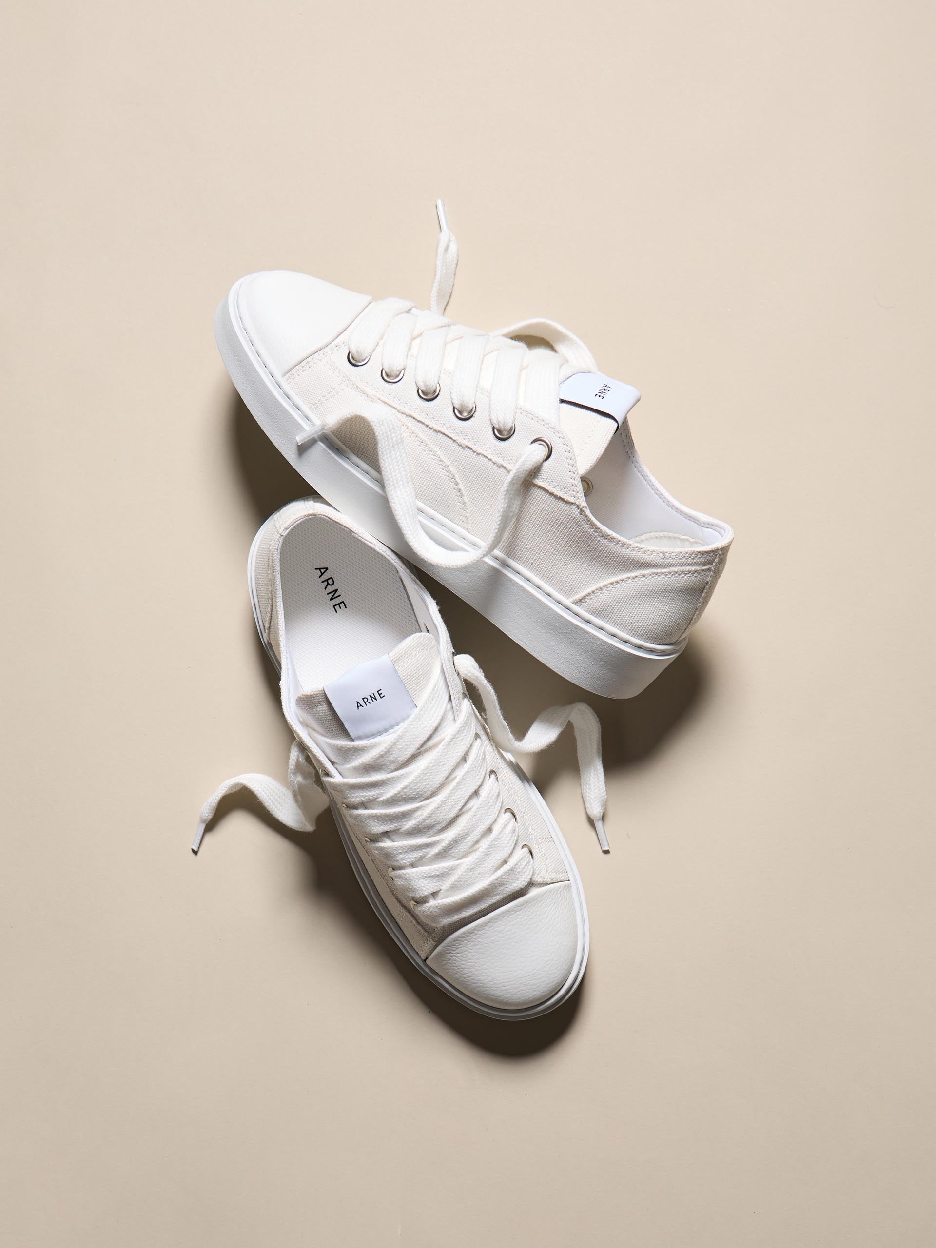 Mens Mid Essential Homerun in Triple White