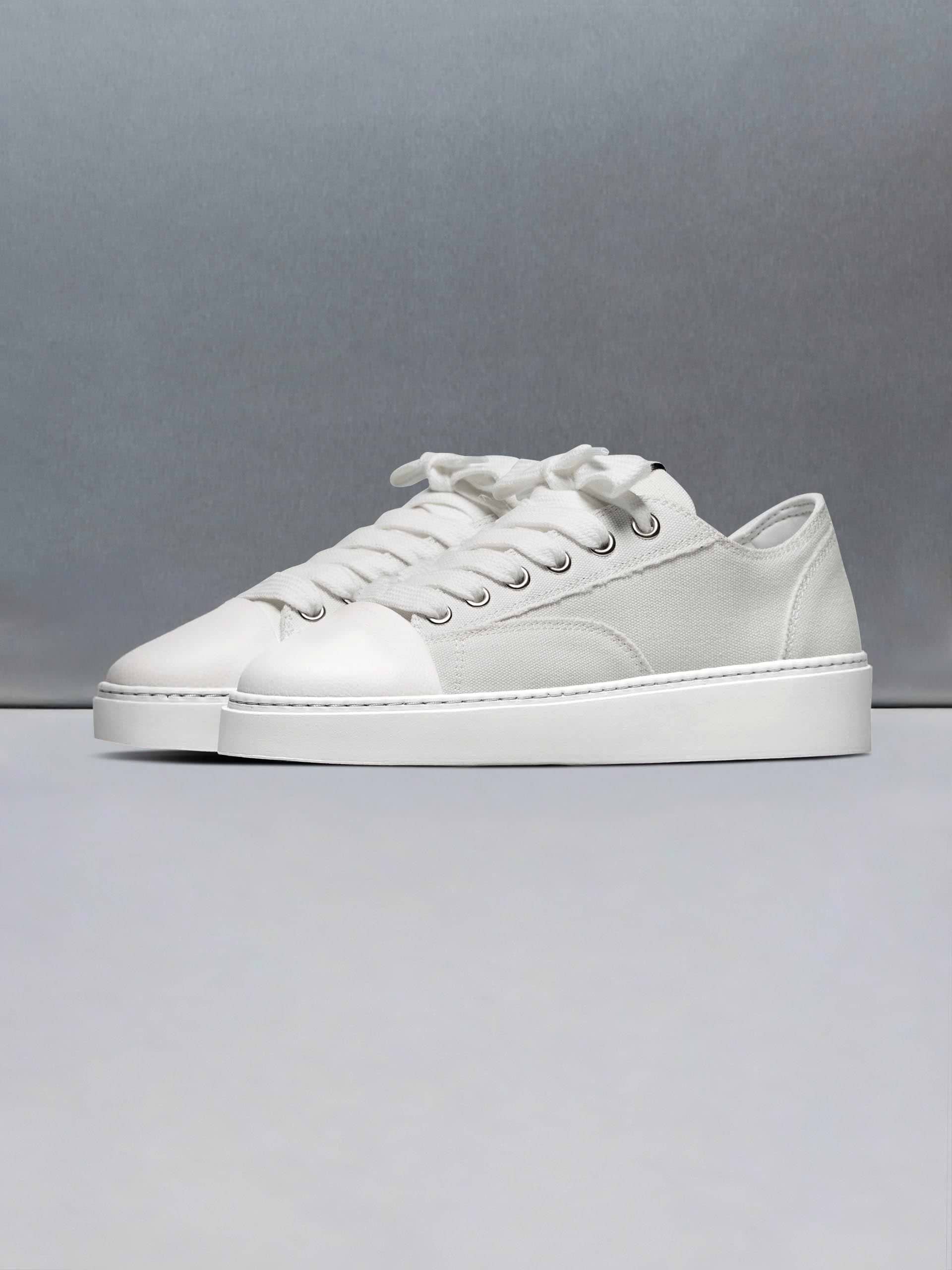 Mid Essential Homerun in Triple White