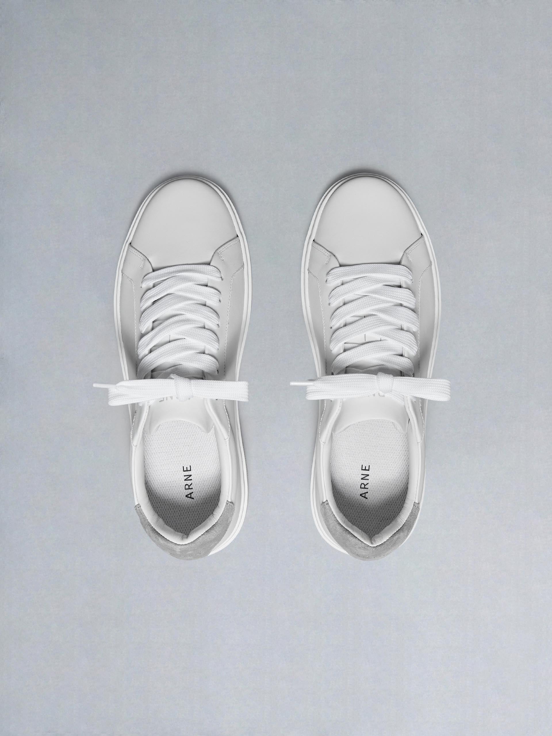 Mens Mid Essential Leather Trainer in White Grey