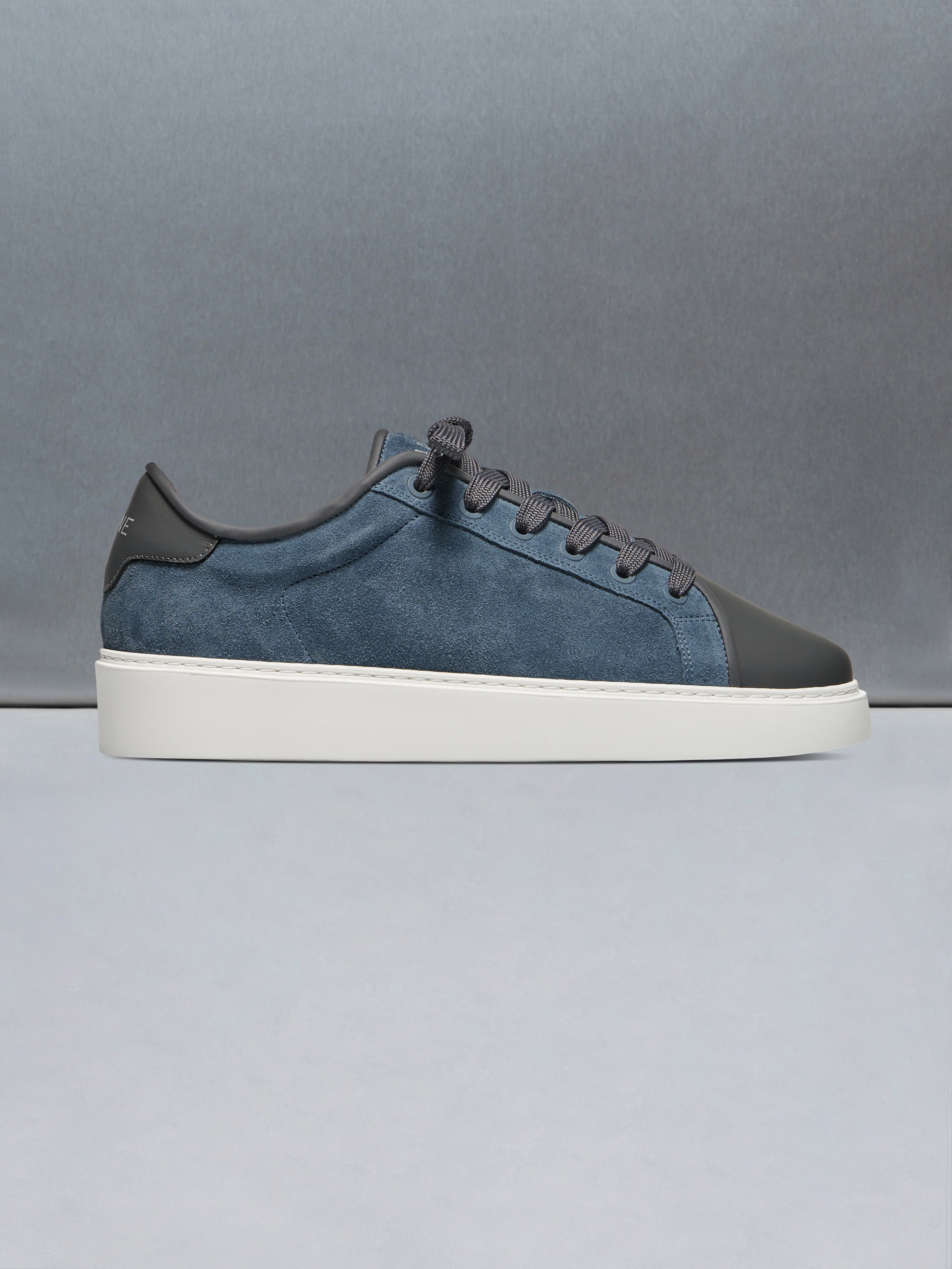 Mens Mid Leather Toe Cap Trainer in Air Force Blue