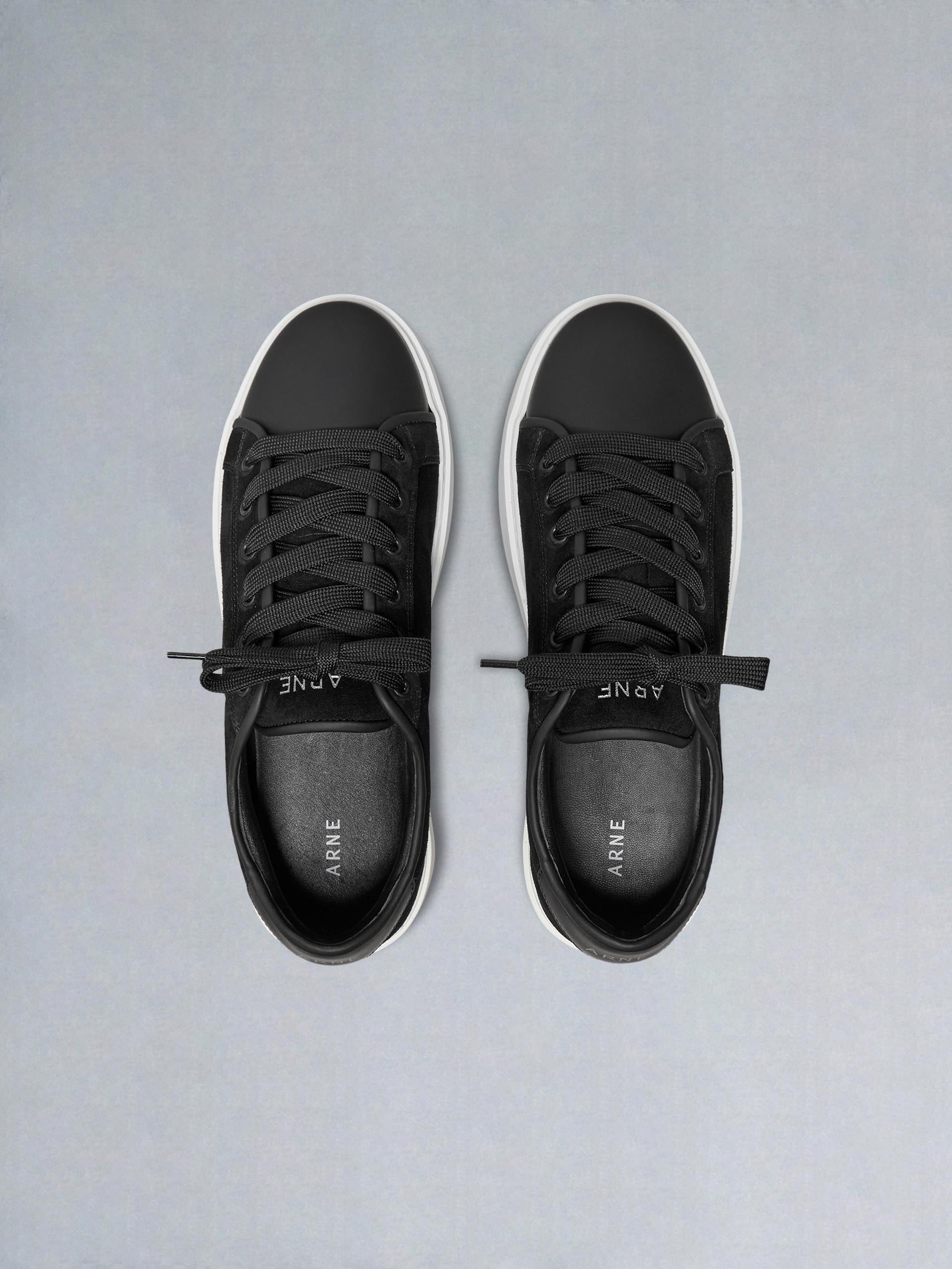 Mens Mid Leather Toe Cap Trainer in Black