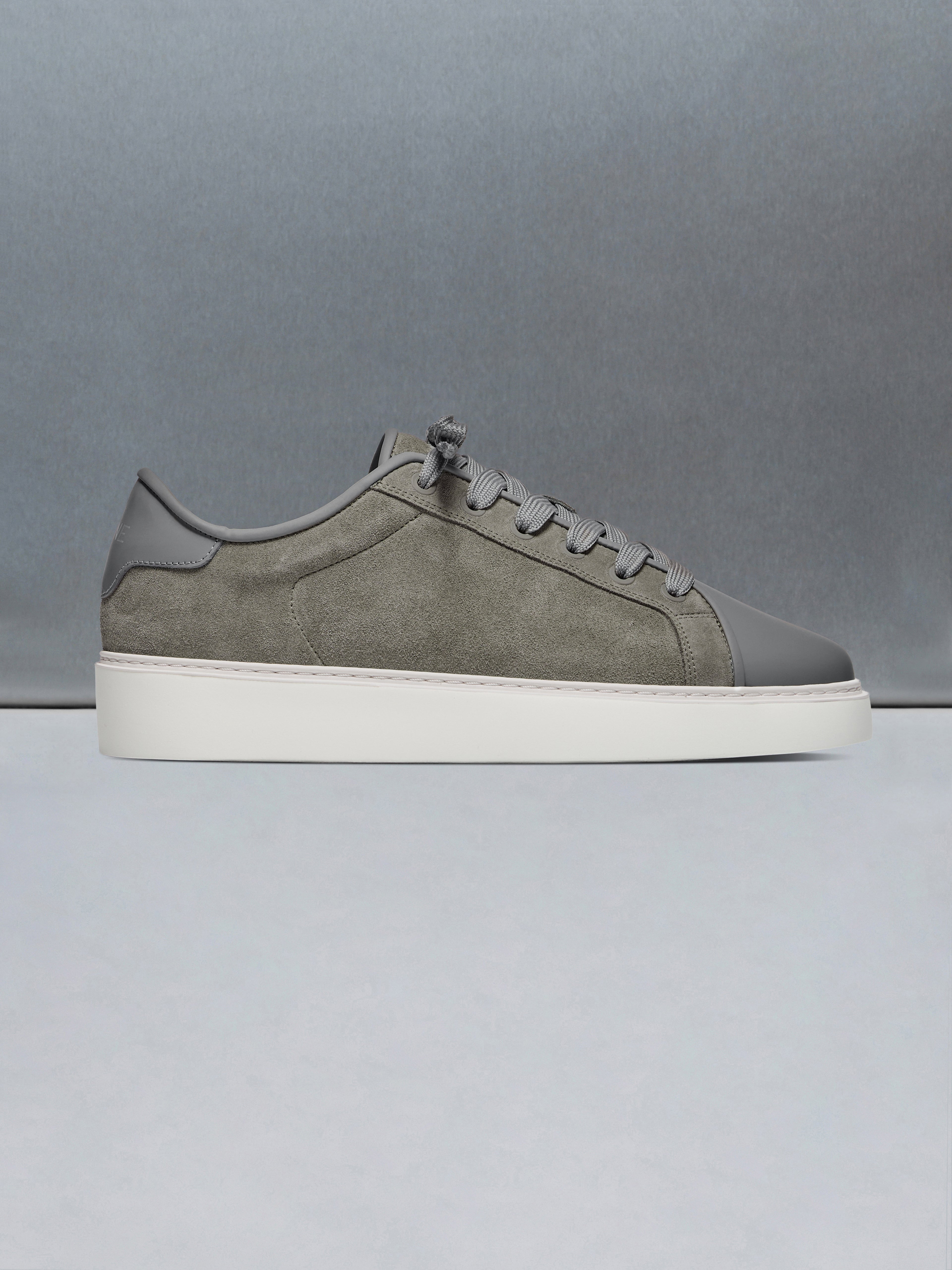 Mens Mid Leather Toe Cap Trainer in Sage Green