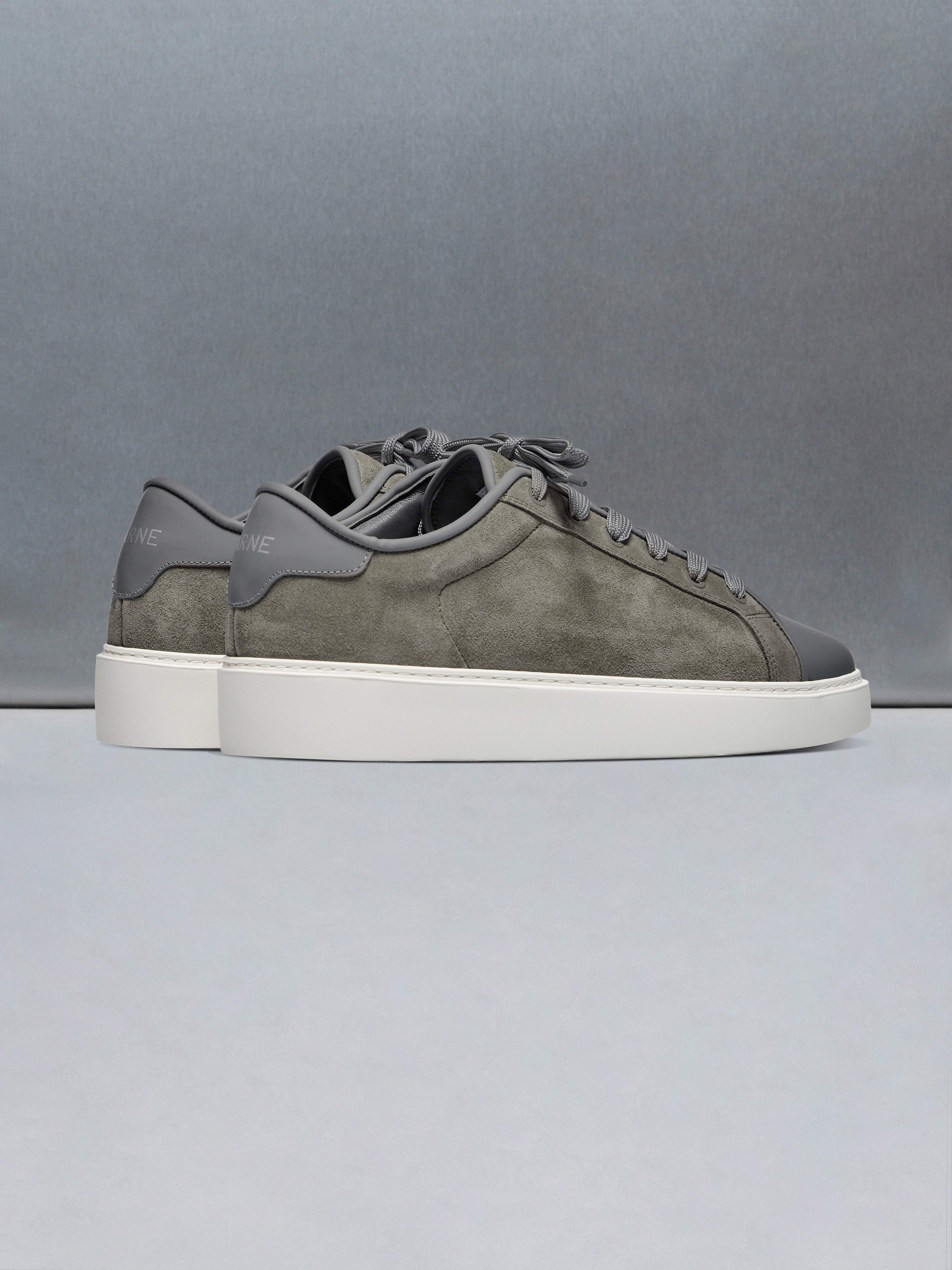 Mens Mid Leather Toe Cap Trainer in Sage Green