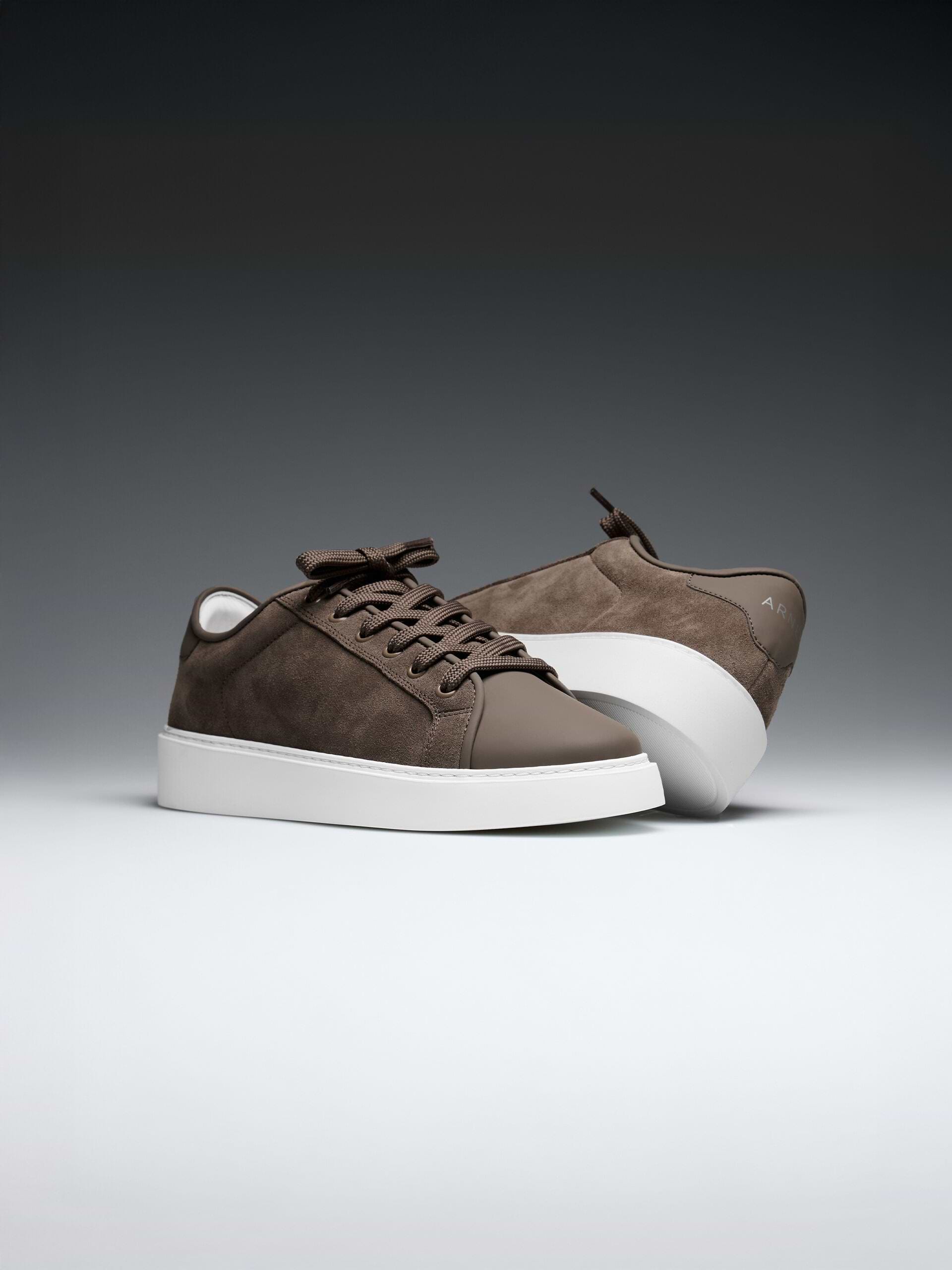 Mens Mid Leather Toe Cap Trainer in Taupe