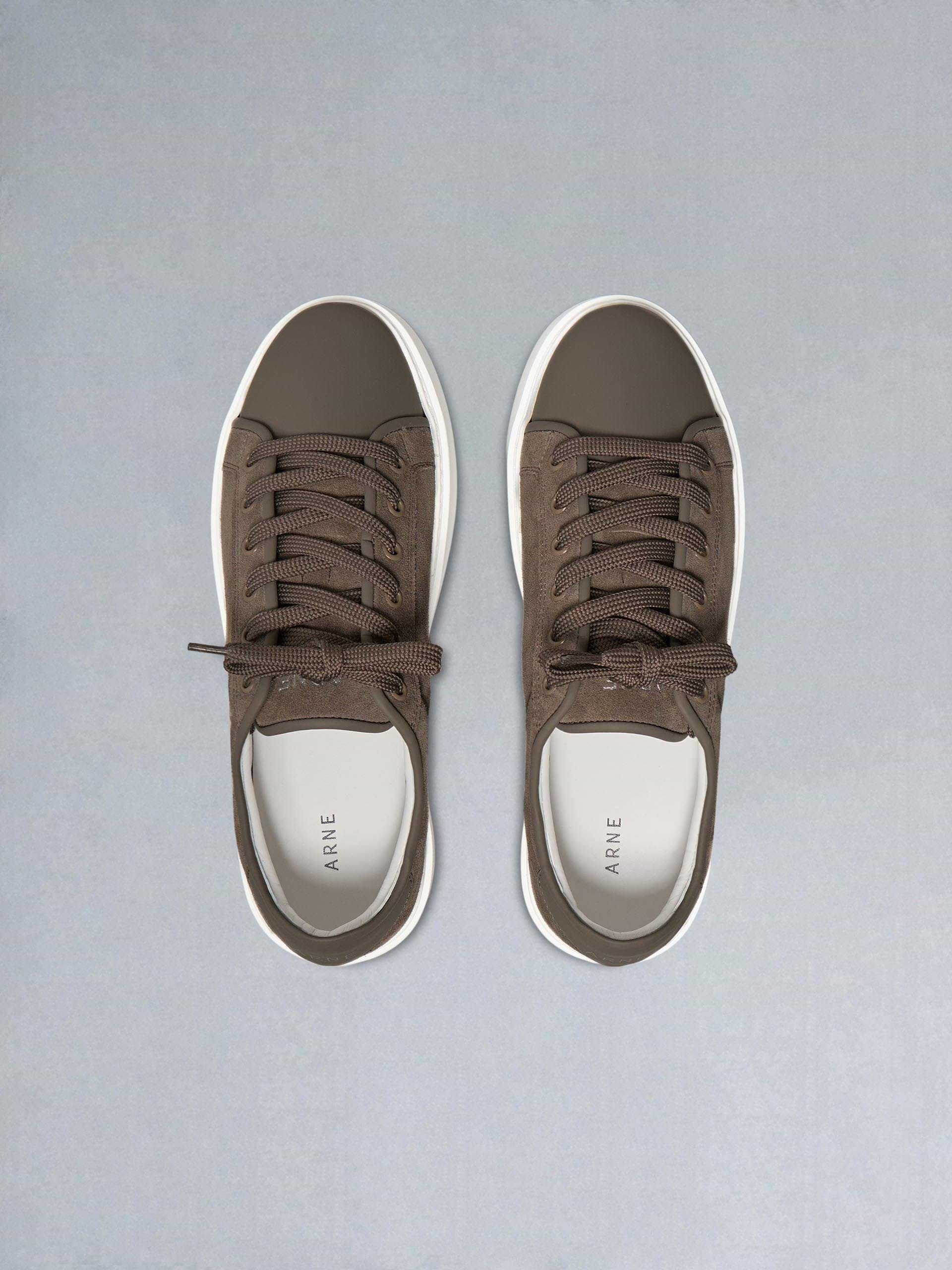 Mid Leather Toe Cap Trainer in Taupe