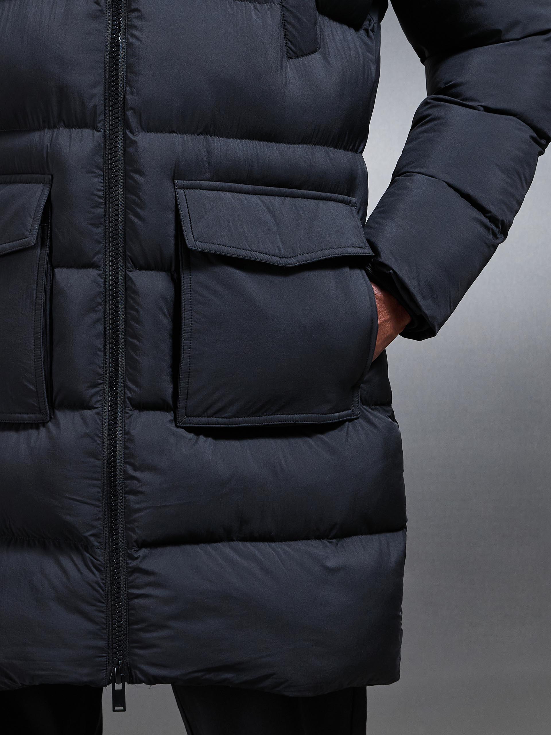 Mens Mid Length Puffer Parka in Black