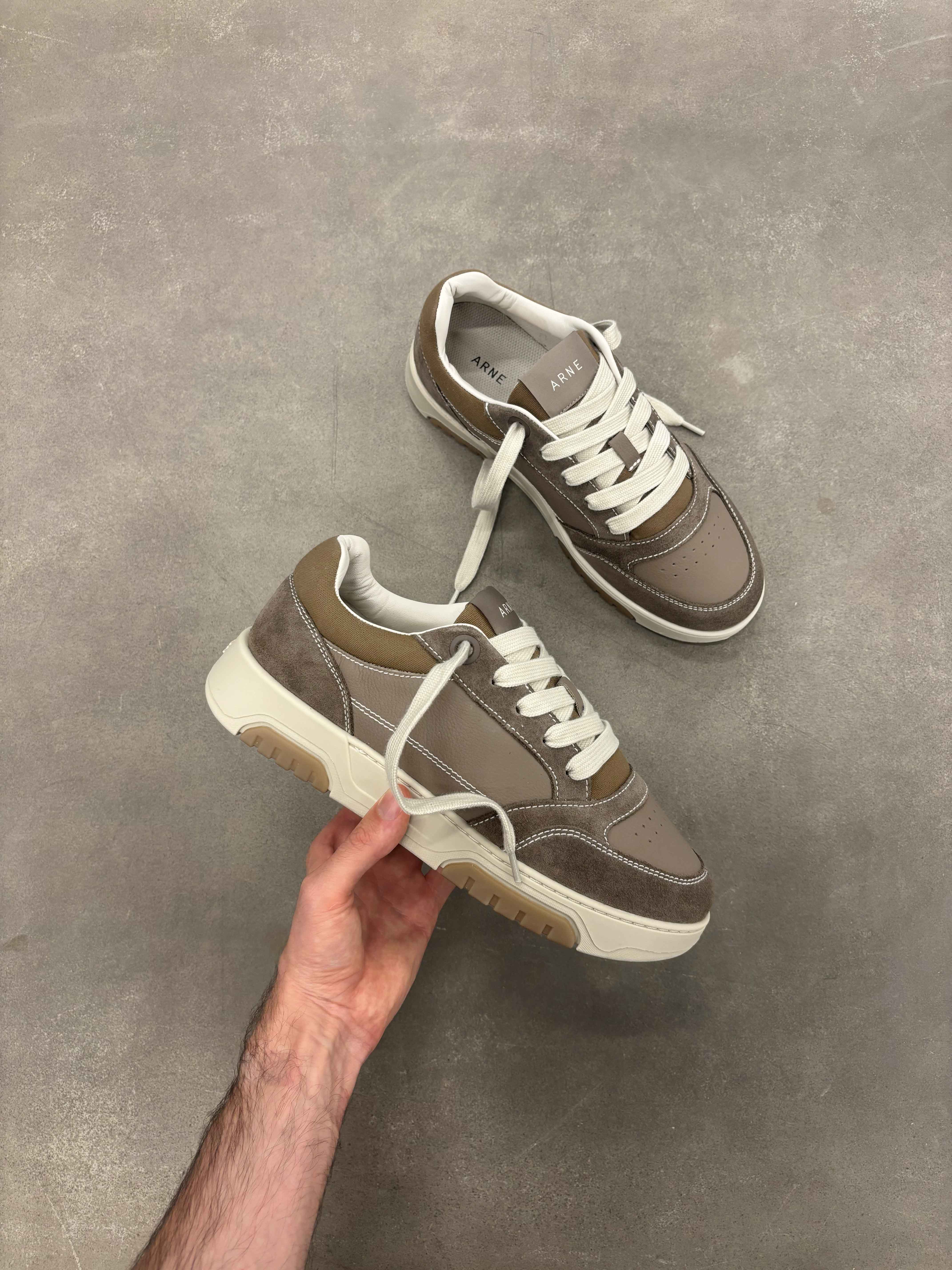 Mens Nova Trainer in Brown