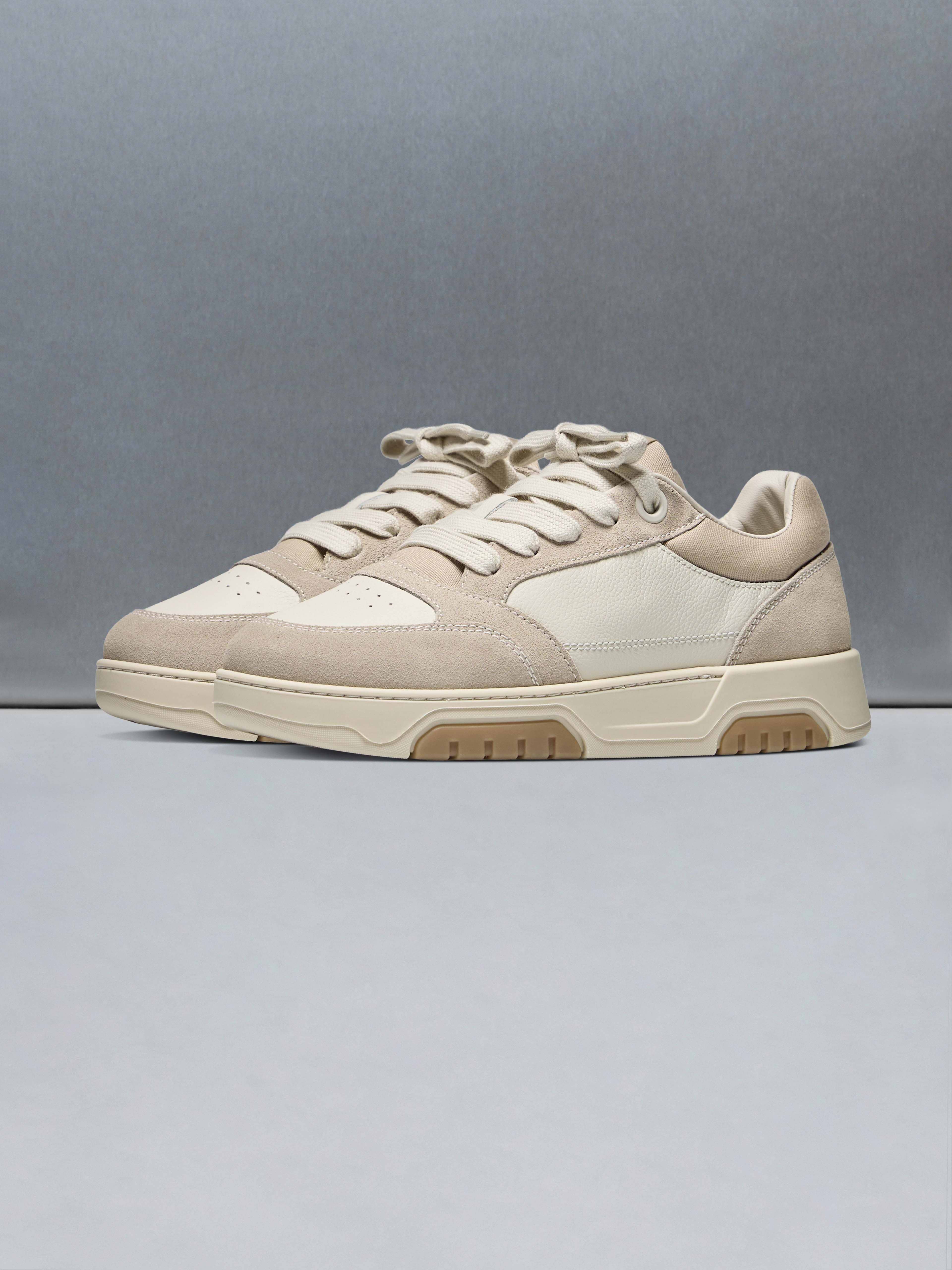 Mens Nova Trainer in Off White Beige