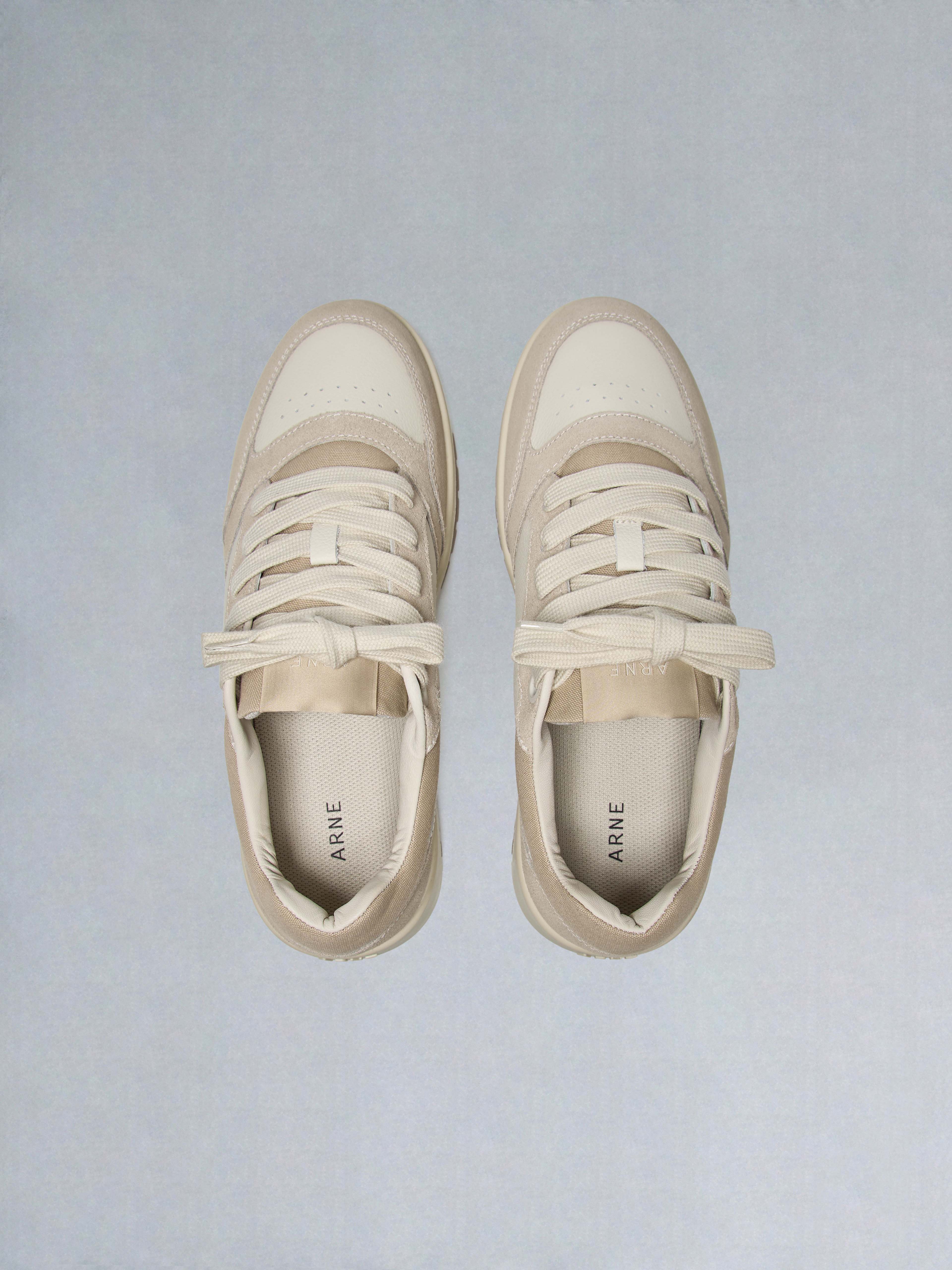 Mens Nova Trainer in Off White Beige