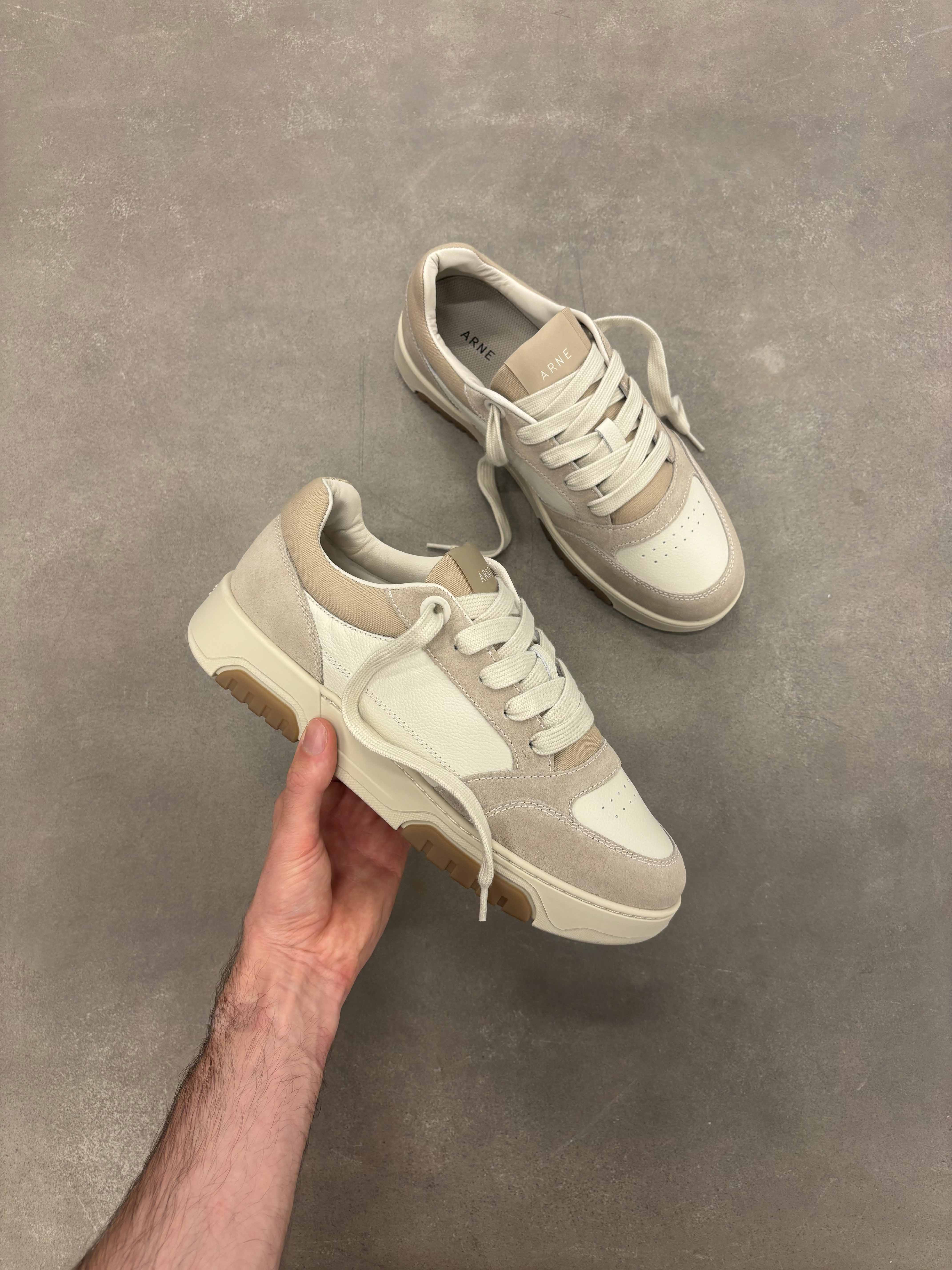 Mens Nova Trainer in Off White Beige