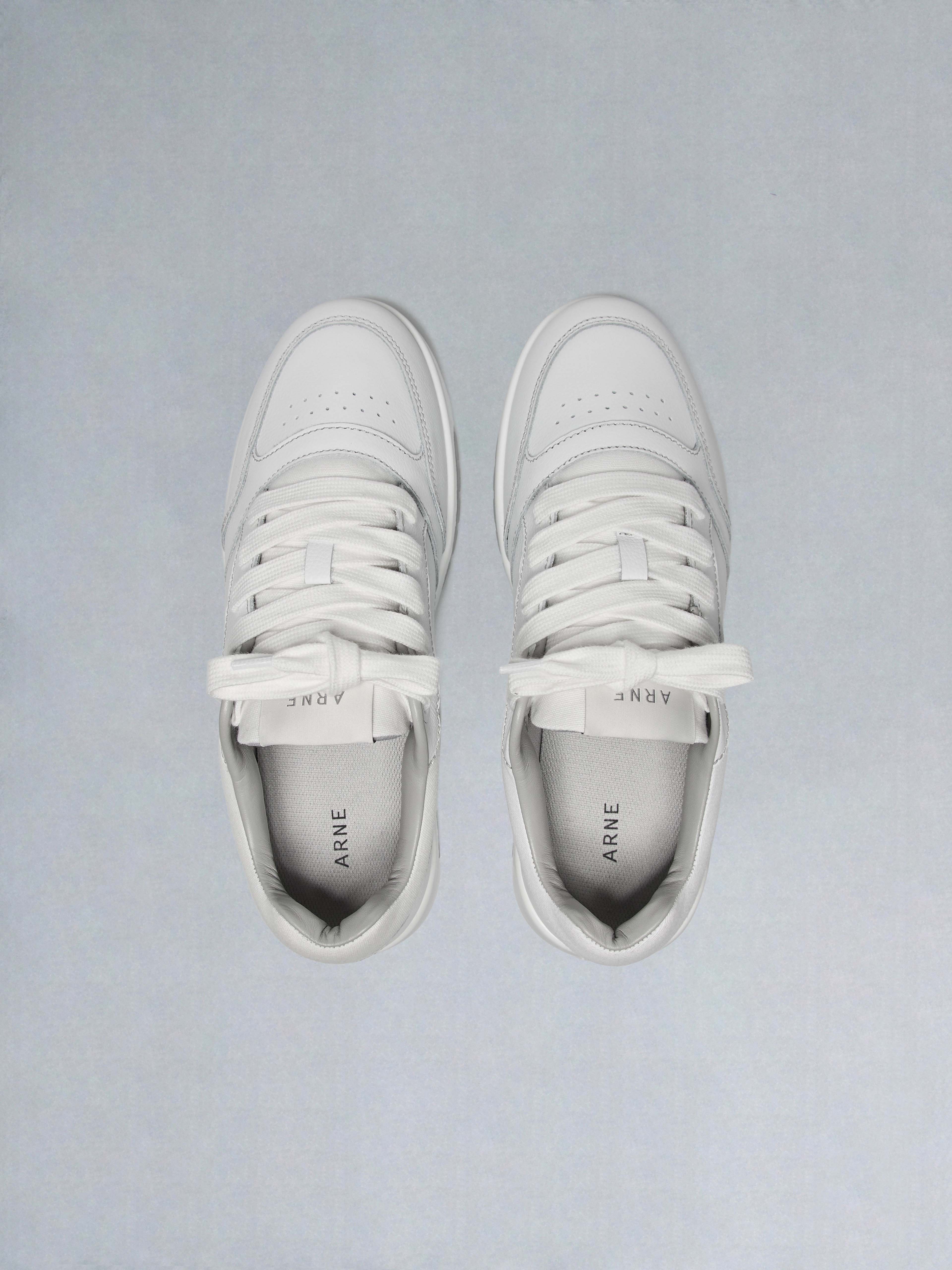 Mens Nova Trainer in Triple White