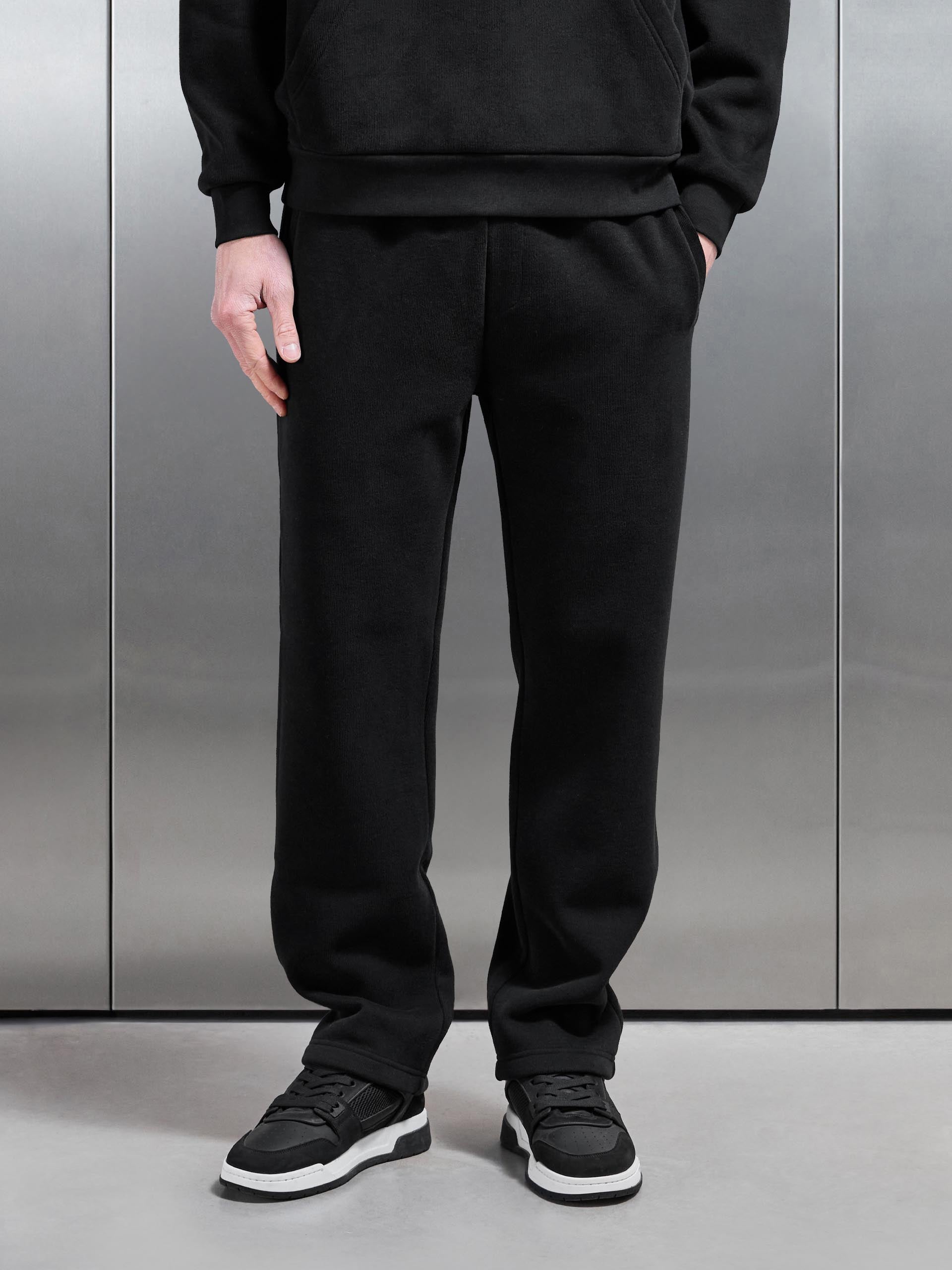 Mens Oversized Open Hem Jogger in Black