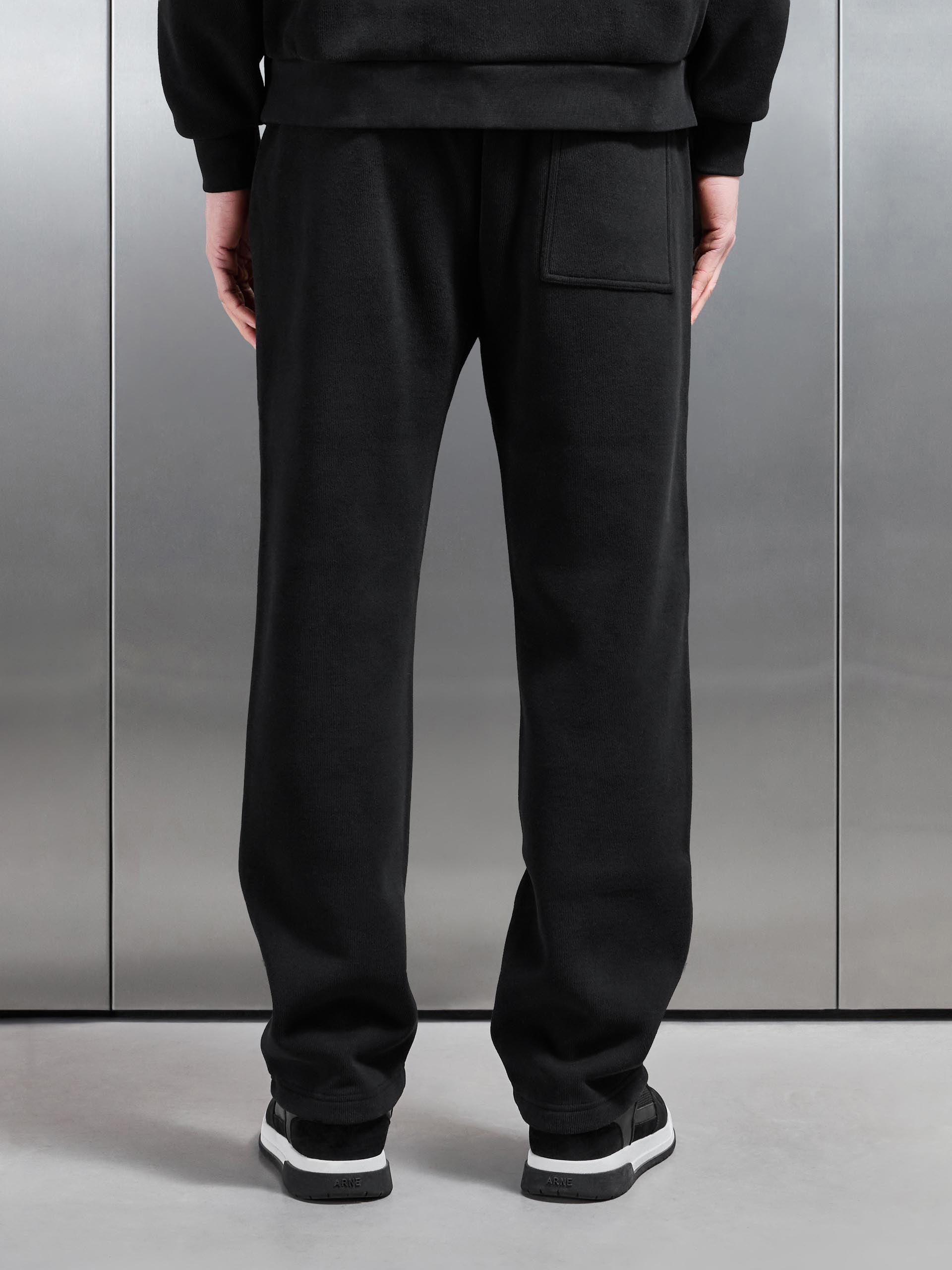Mens Oversized Open Hem Jogger in Black