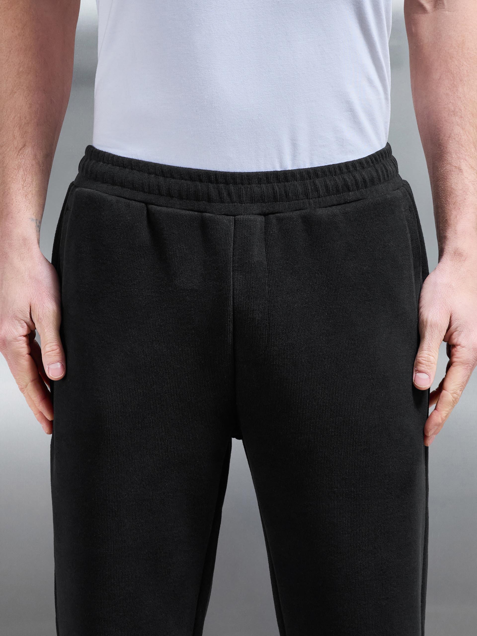 Mens Oversized Open Hem Jogger in Black