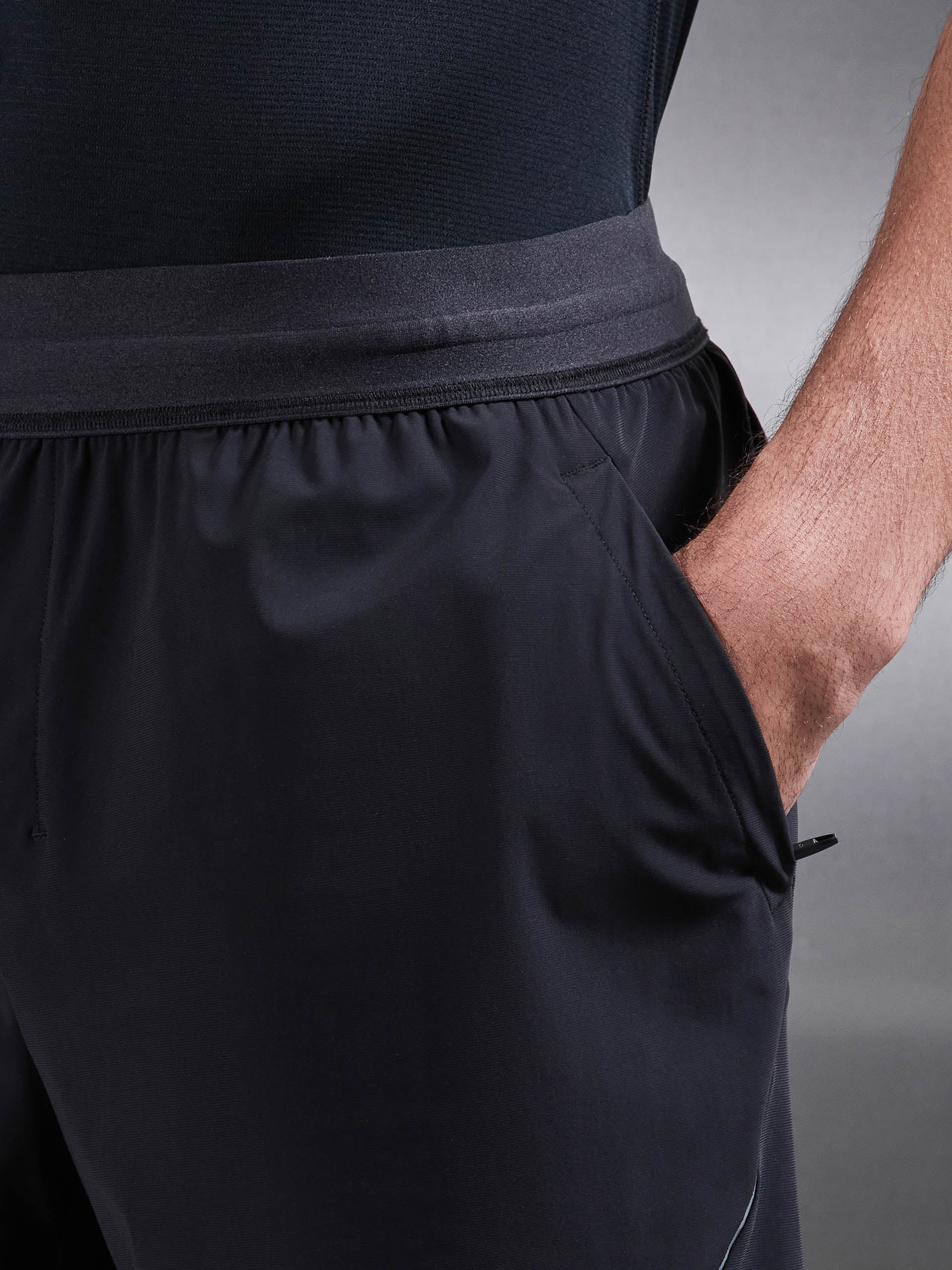 Mens Pace Short in Black