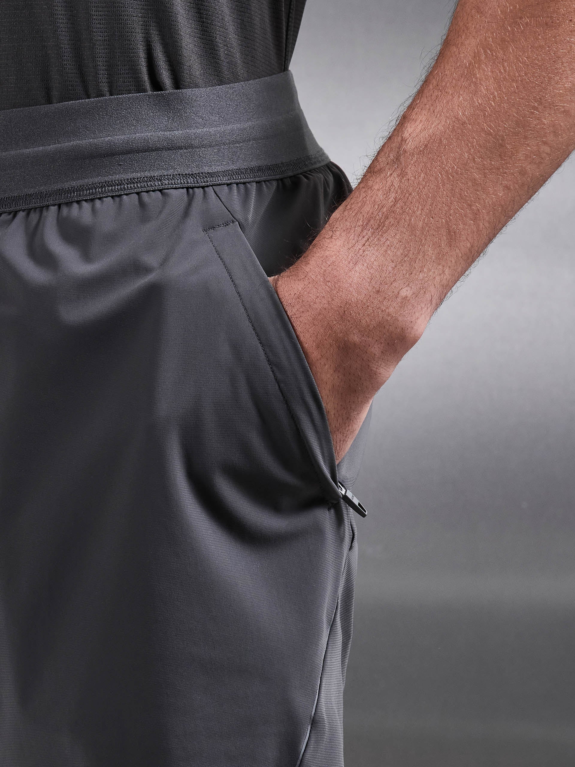 Mens Pace Short in Grey