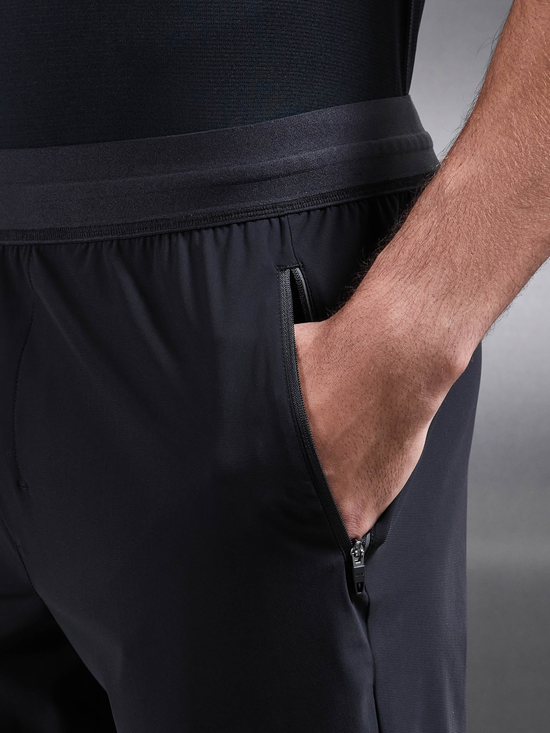 Mens Pace Trackpant in Black