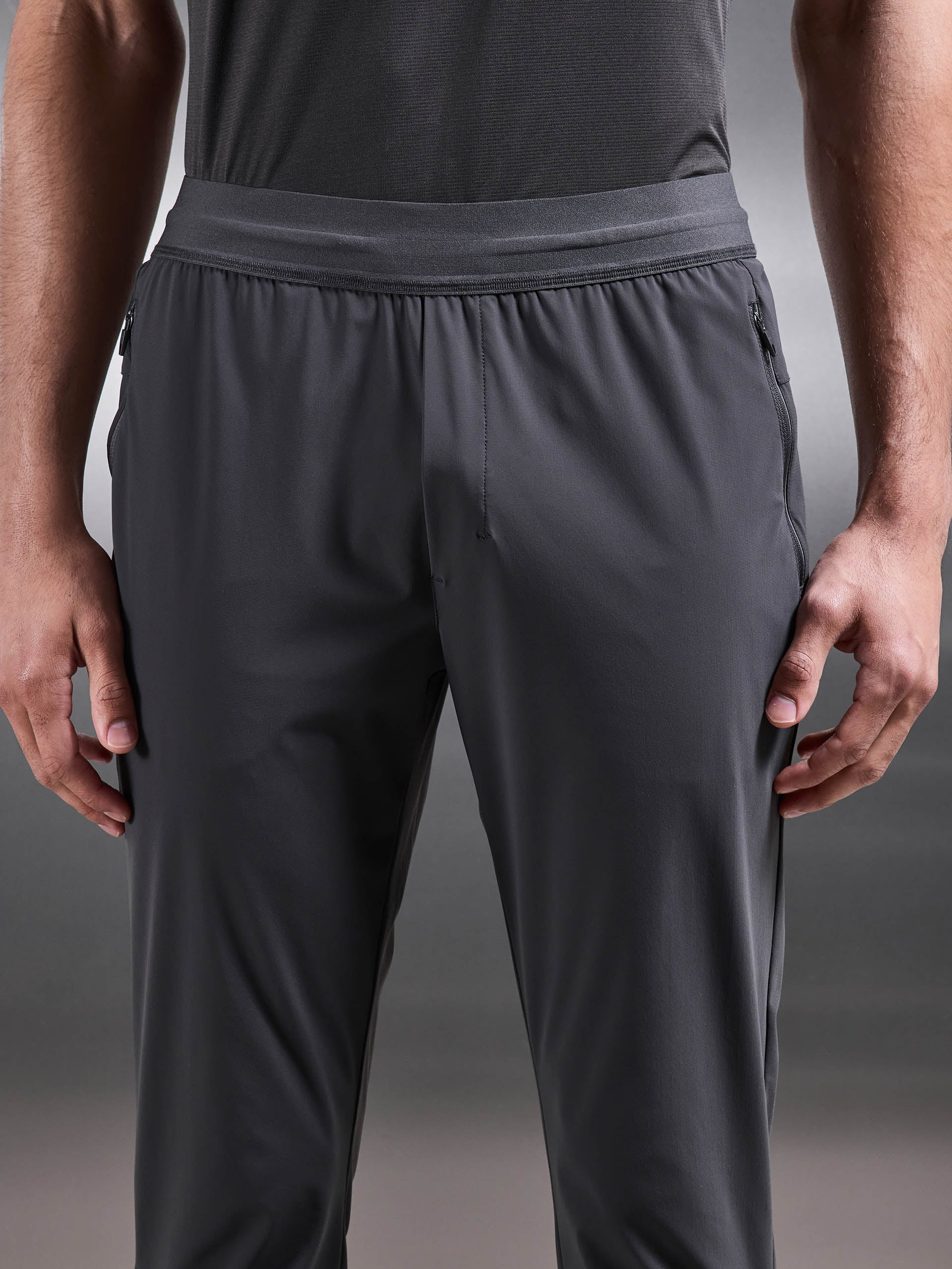 Mens Pace Trackpant in Grey