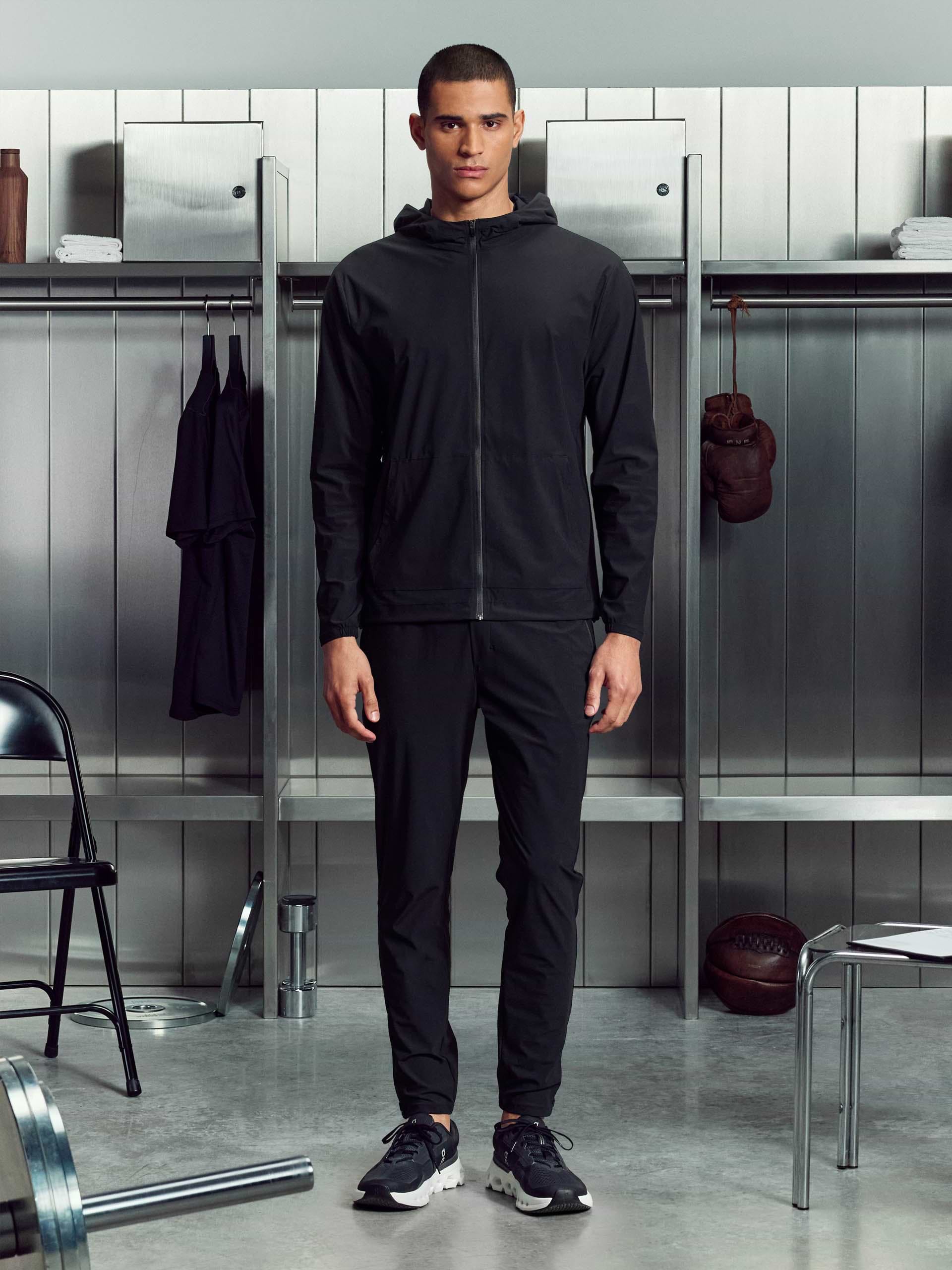 Mens Pace Windbreaker in Black