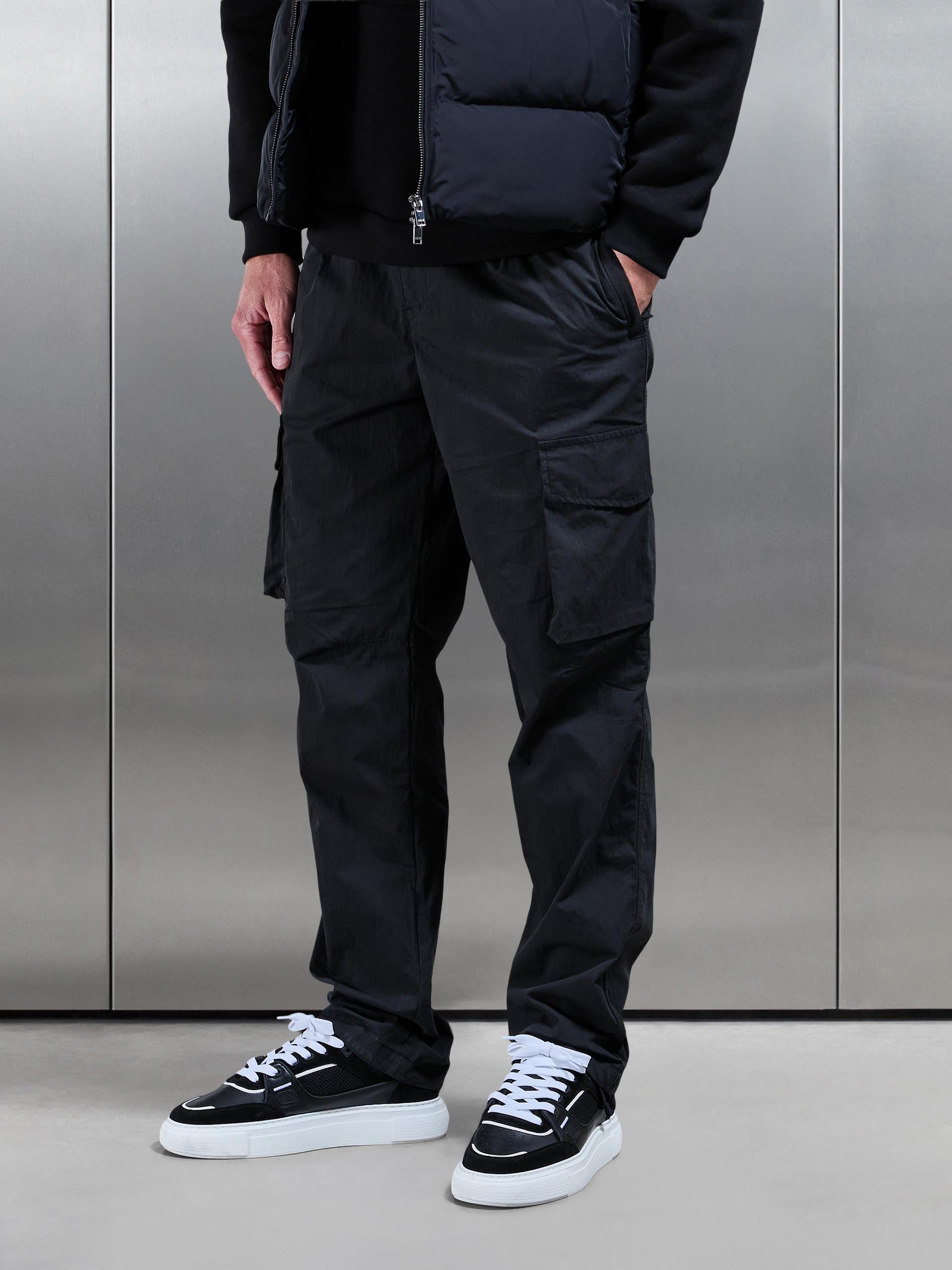 Mens Parachute Cargo Pant in Black