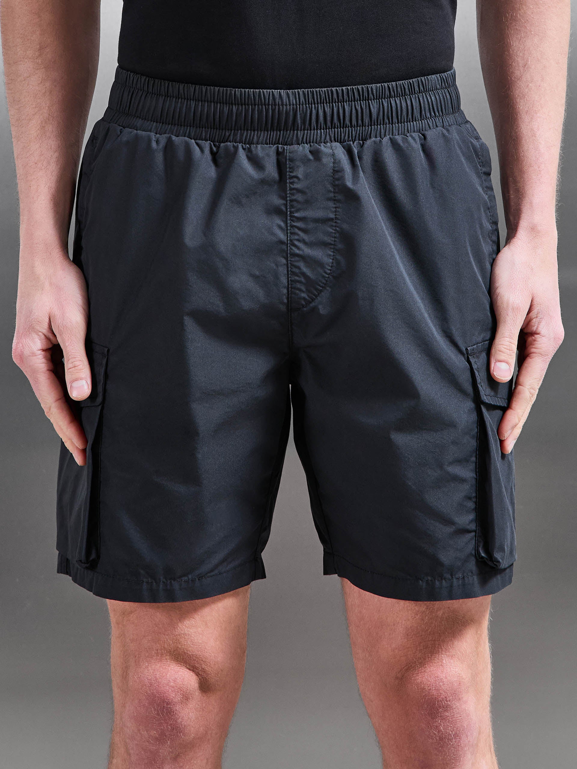 Mens Parachute Cargo Short in Black