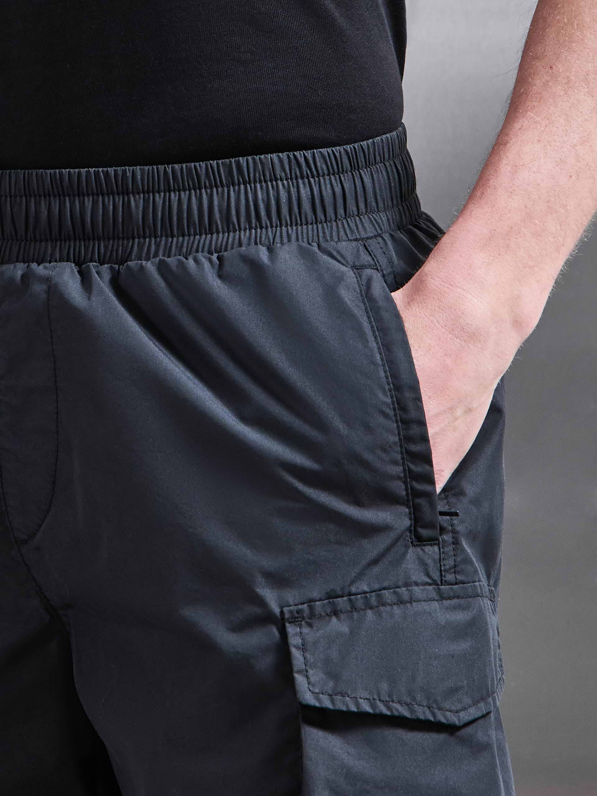 Parachute Cargo Short in Black