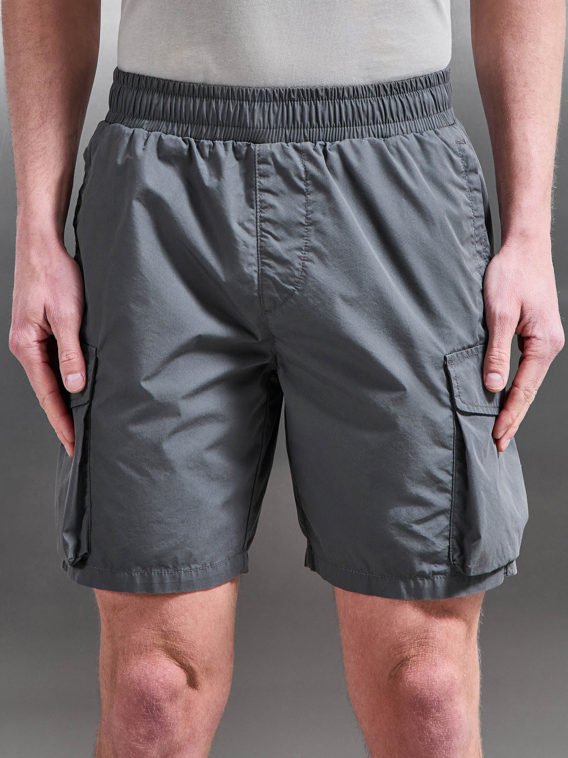 Mens Parachute Cargo Short in Grey