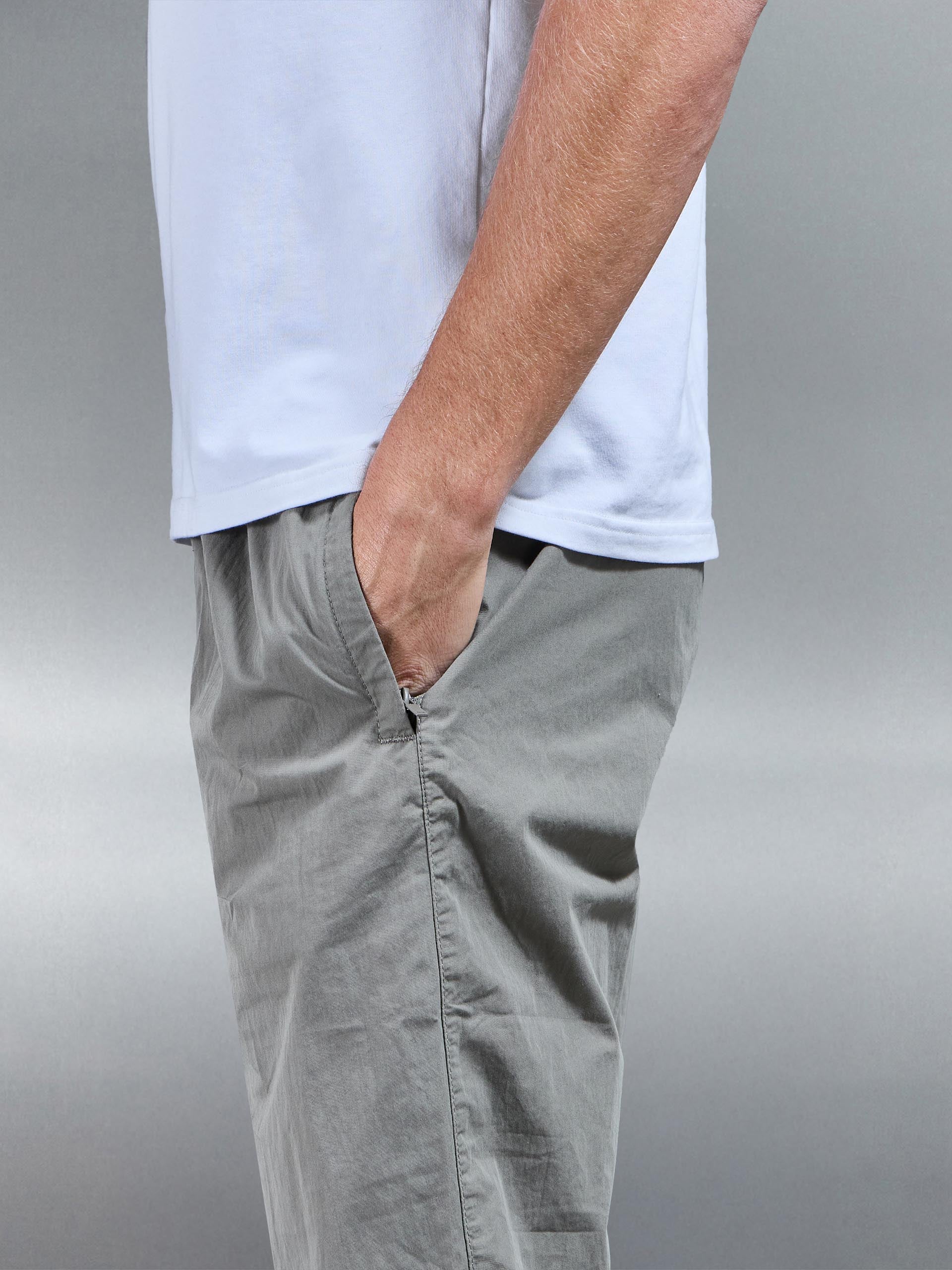 Mens Parachute Pant in Olive