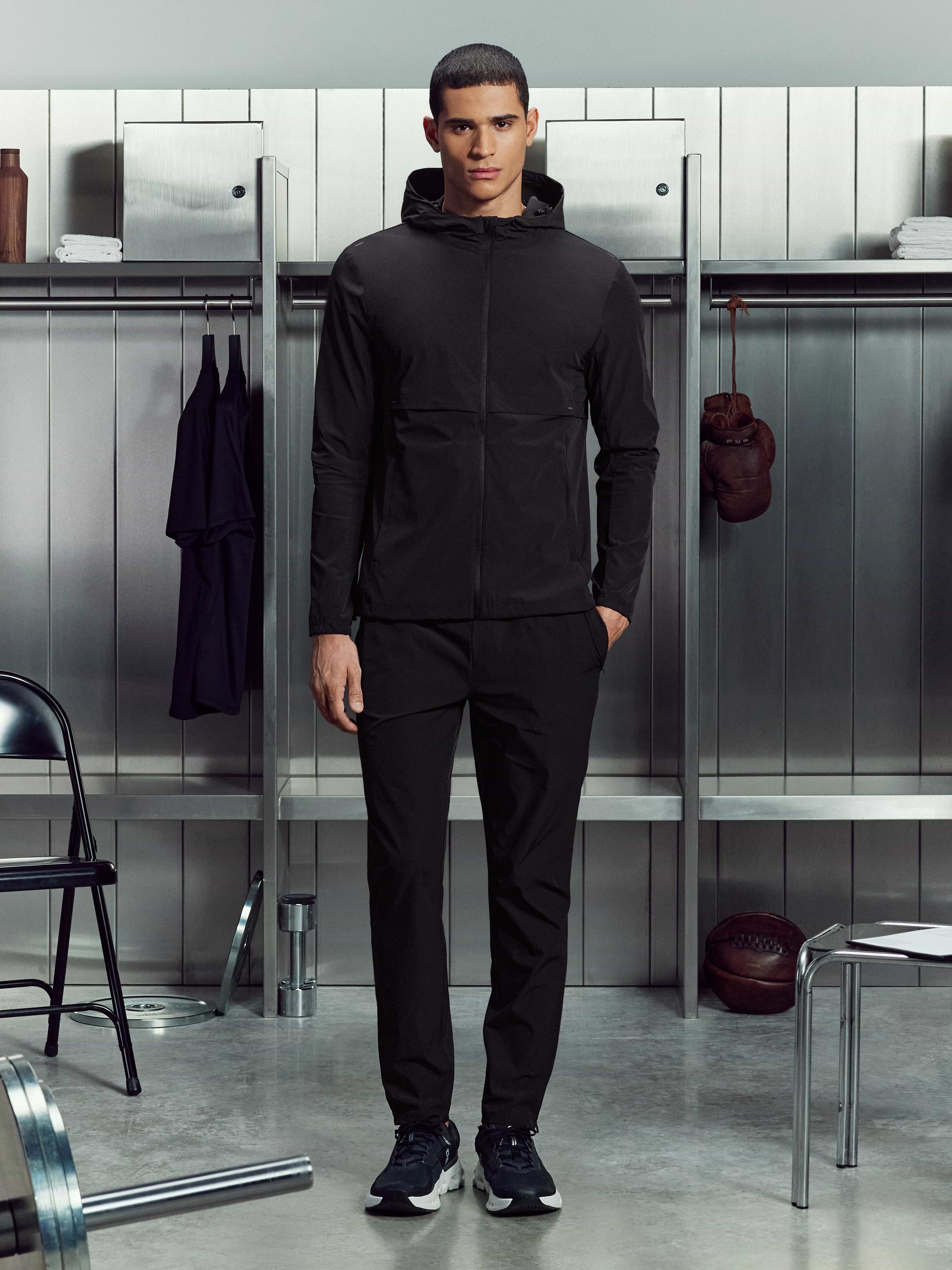 Mens Performance Trackpant in Black