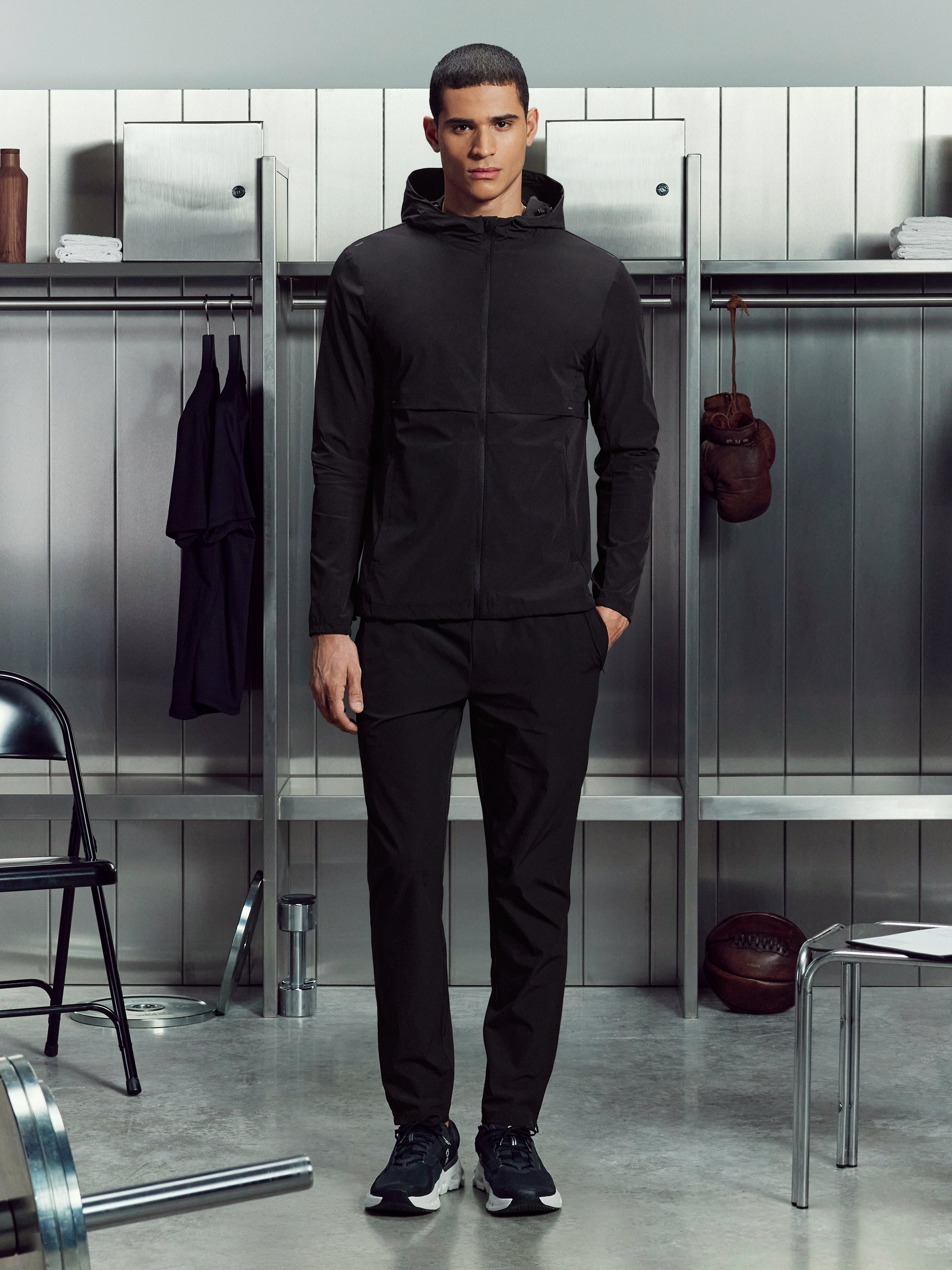 Mens Performance Trackpant in Black