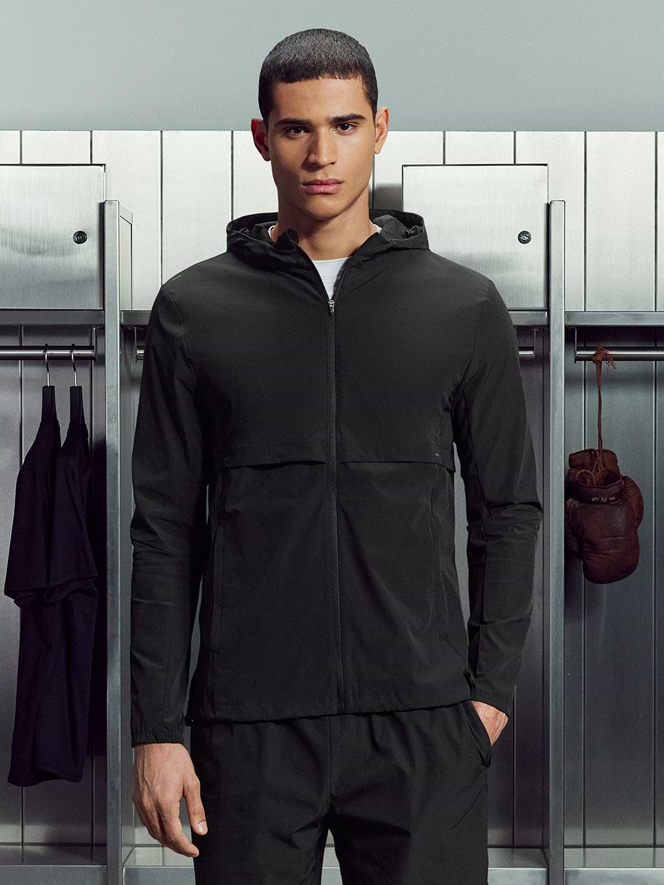 Performance Windbreaker in Black