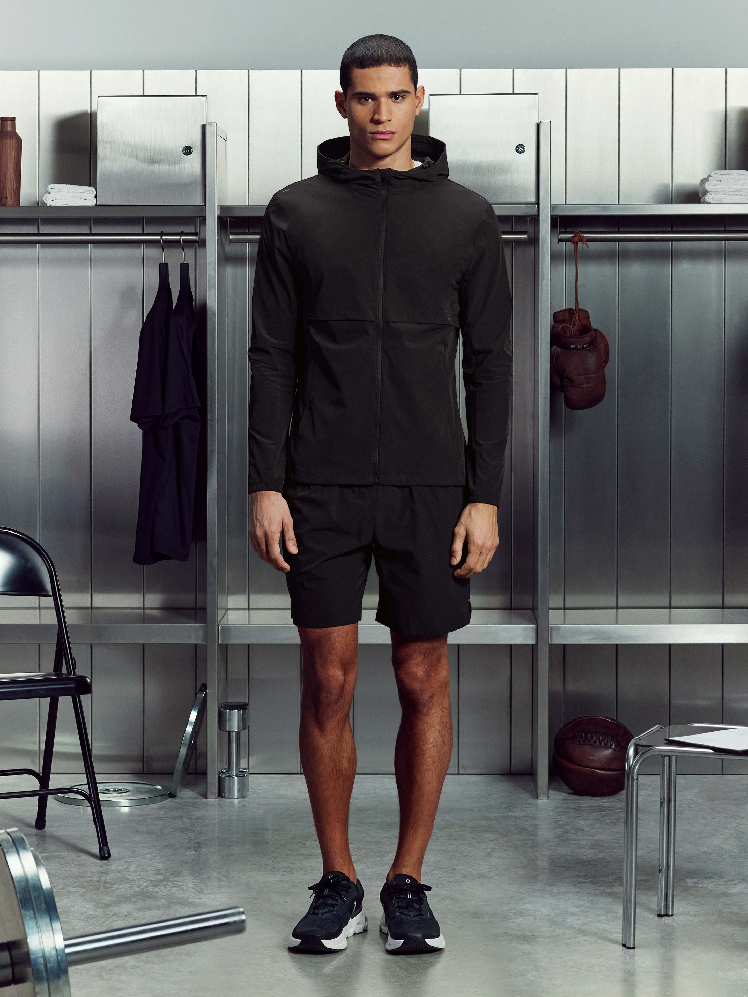 Mens Performance Windbreaker in Black