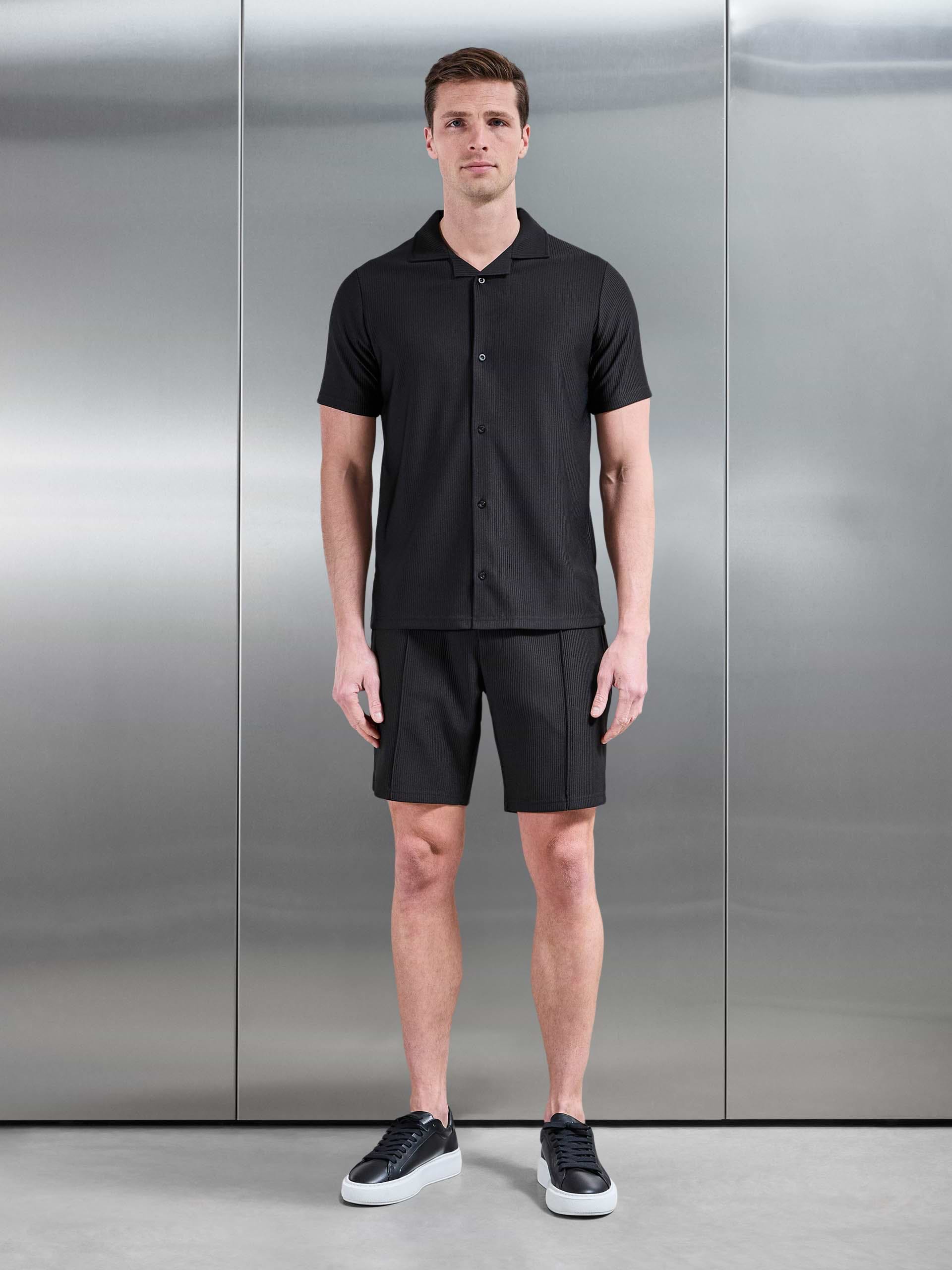 Mens Pleated Revere Collar Shirt in Black
