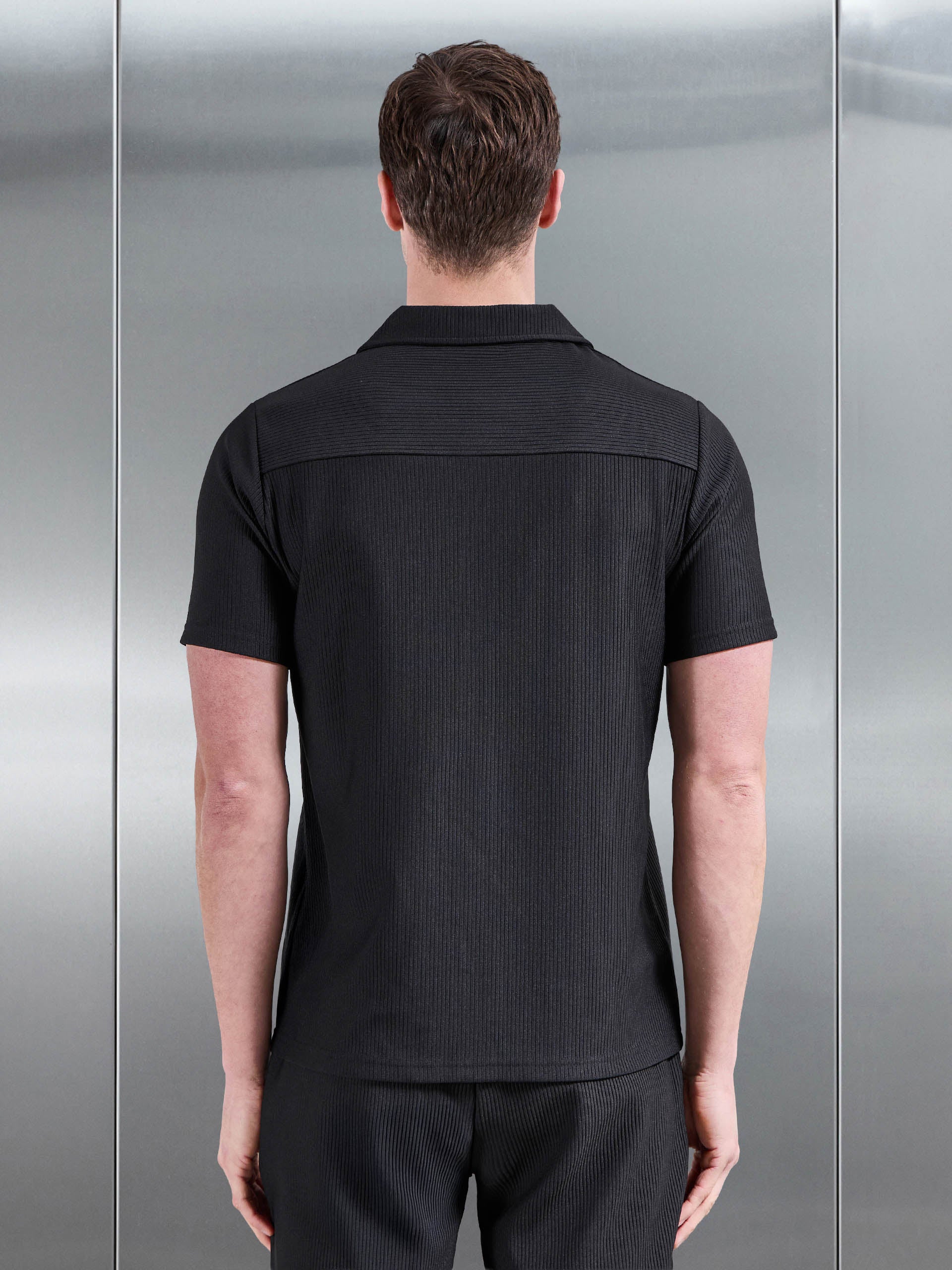 Mens Pleated Revere Collar Shirt in Black