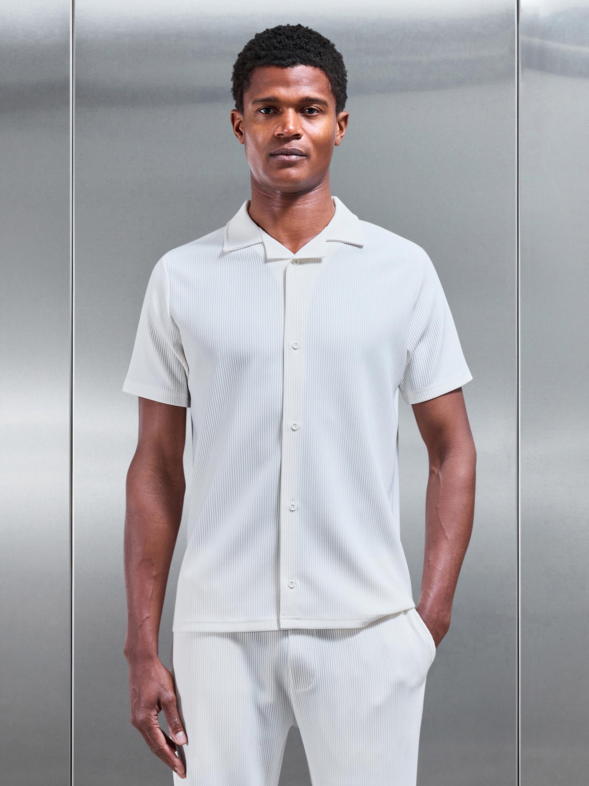 Mens Pleated Revere Collar Shirt in Ecru