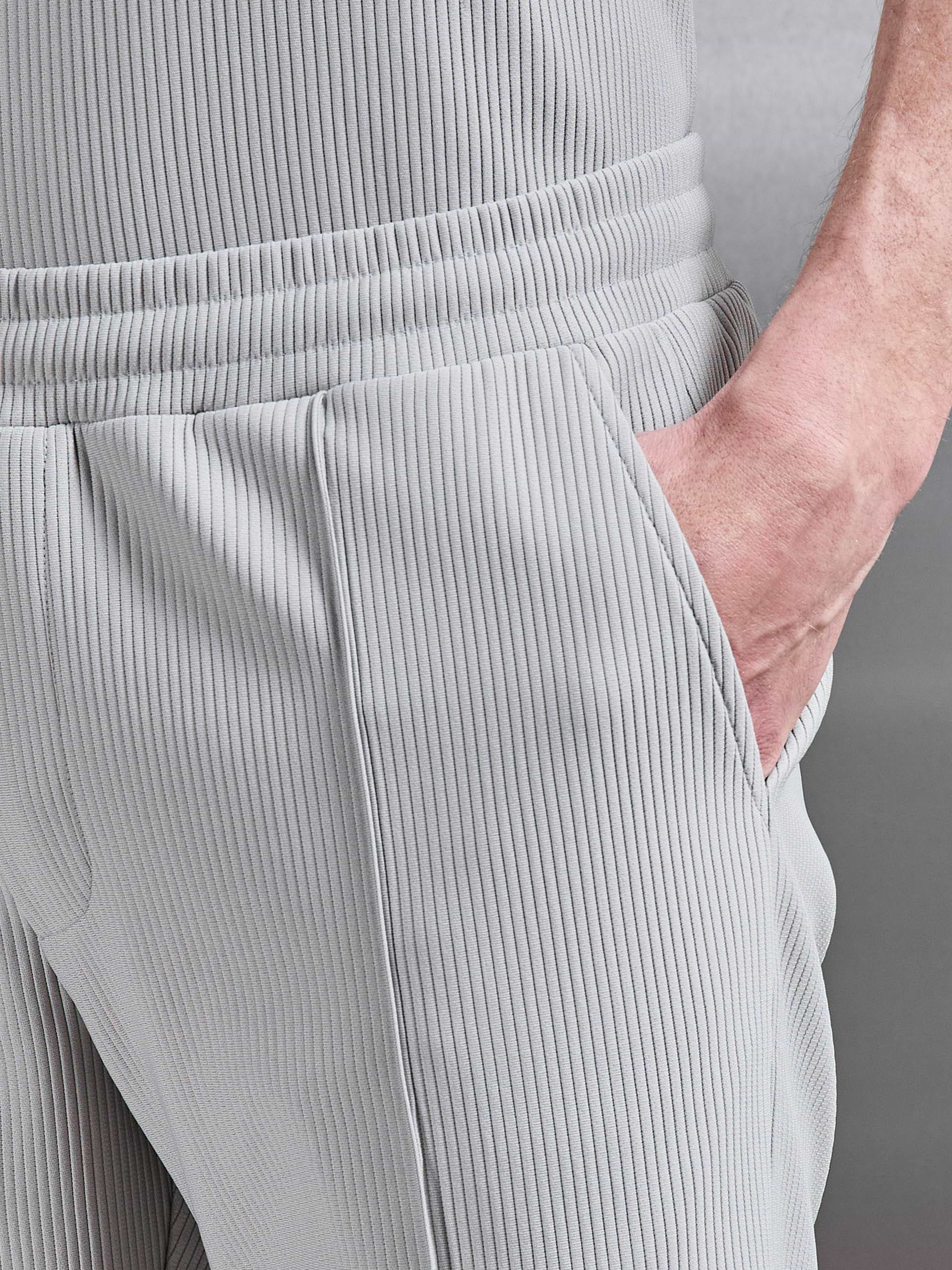 Pleated Short in Stone